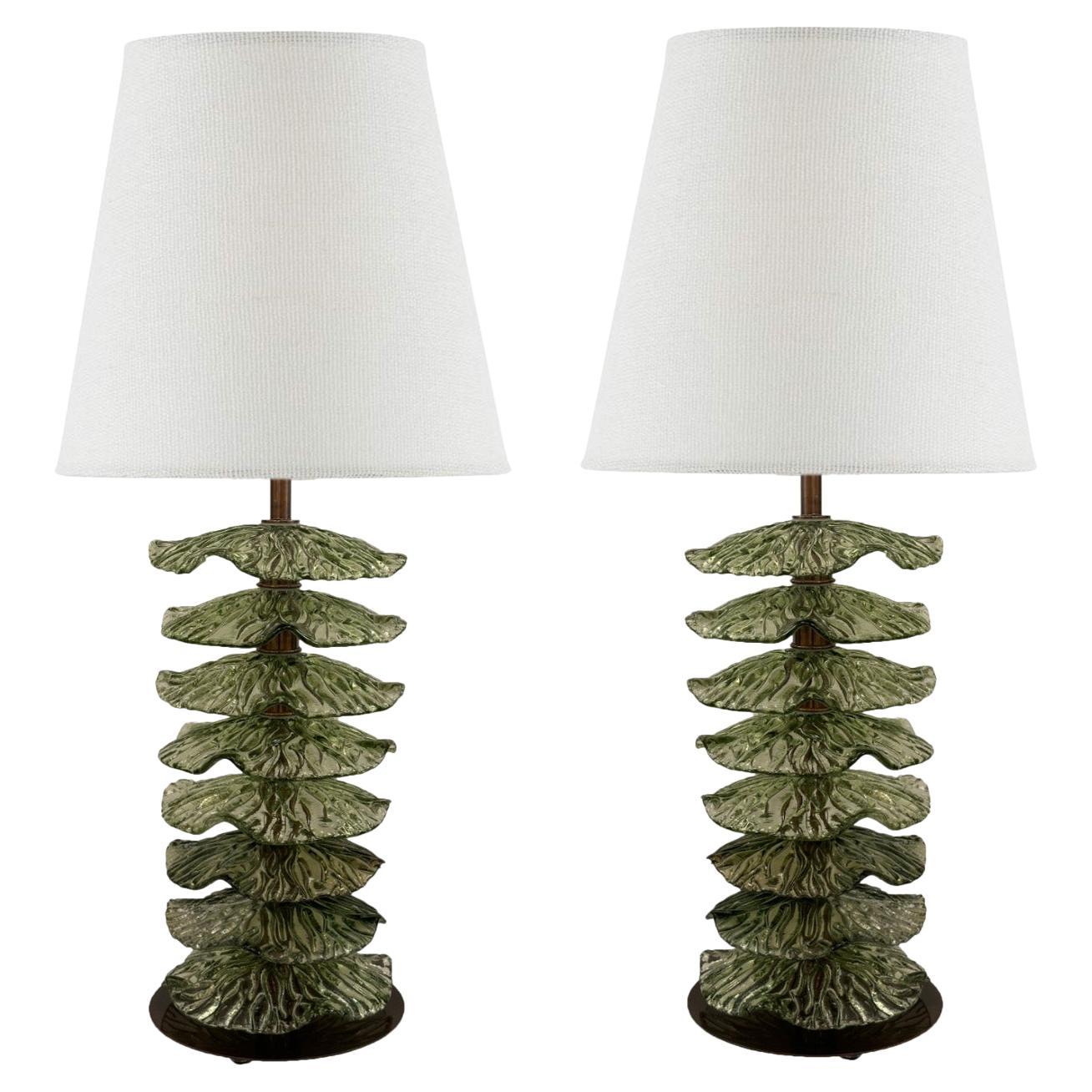 Charmante paire de lampes de bureau en verre de Murano et laiton, 2024 en vente