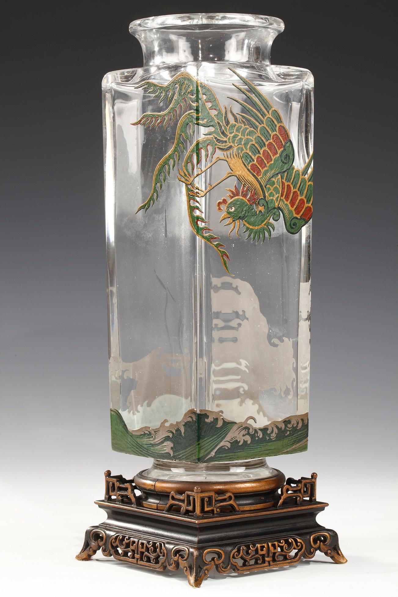 Giapponismo Coppia di vasi con uccelli del paradiso attribuiti a Baccarat, Francia, circa 1880 in vendita