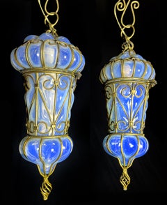 Charmantes Paar venezianischer Opalglas-Laternen und Wandleuchter aus Opalglas, Murano, 1950