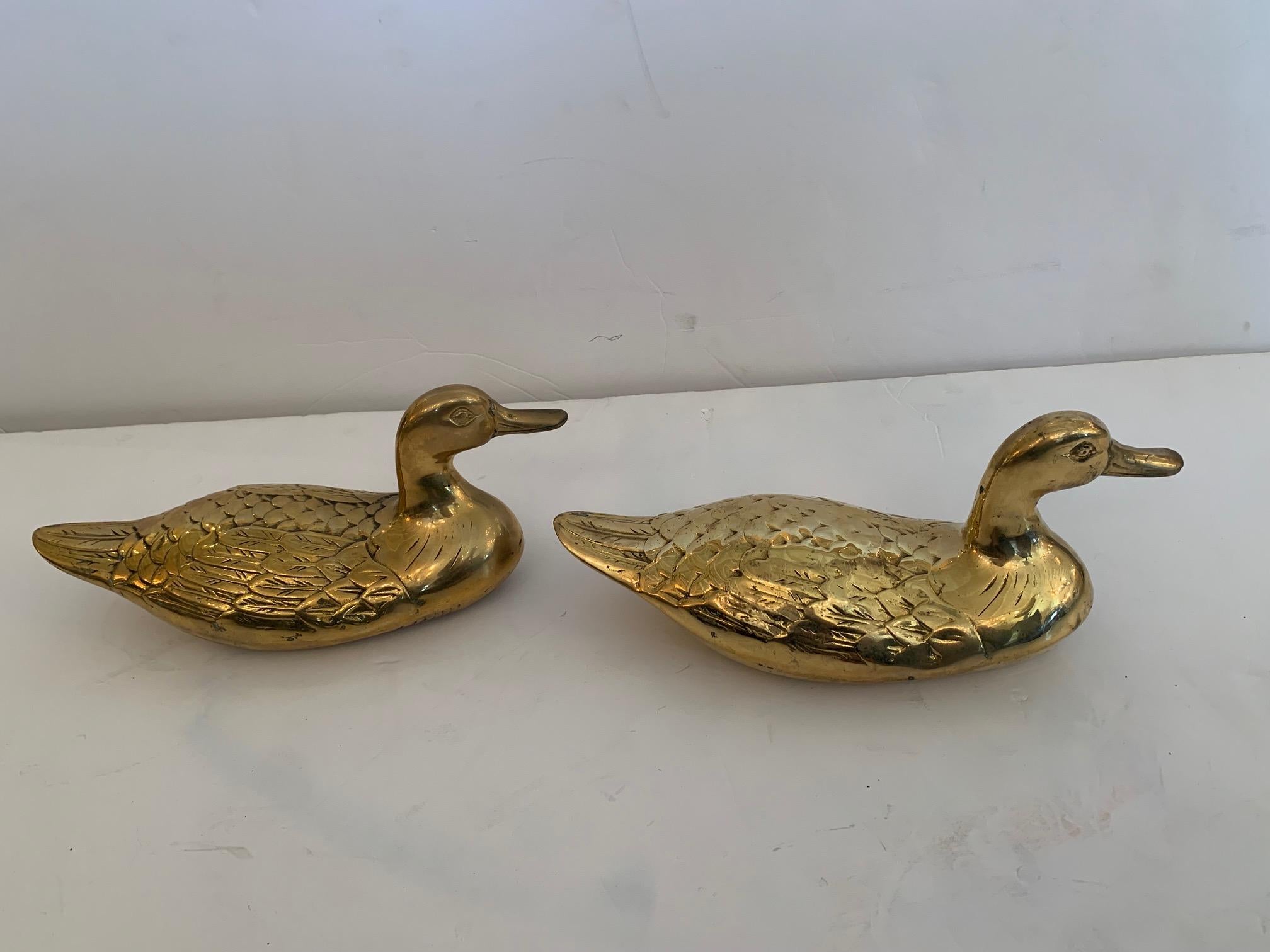 Late 20th Century Charming Pair of Vintage Cast Brass Ducks For Sale