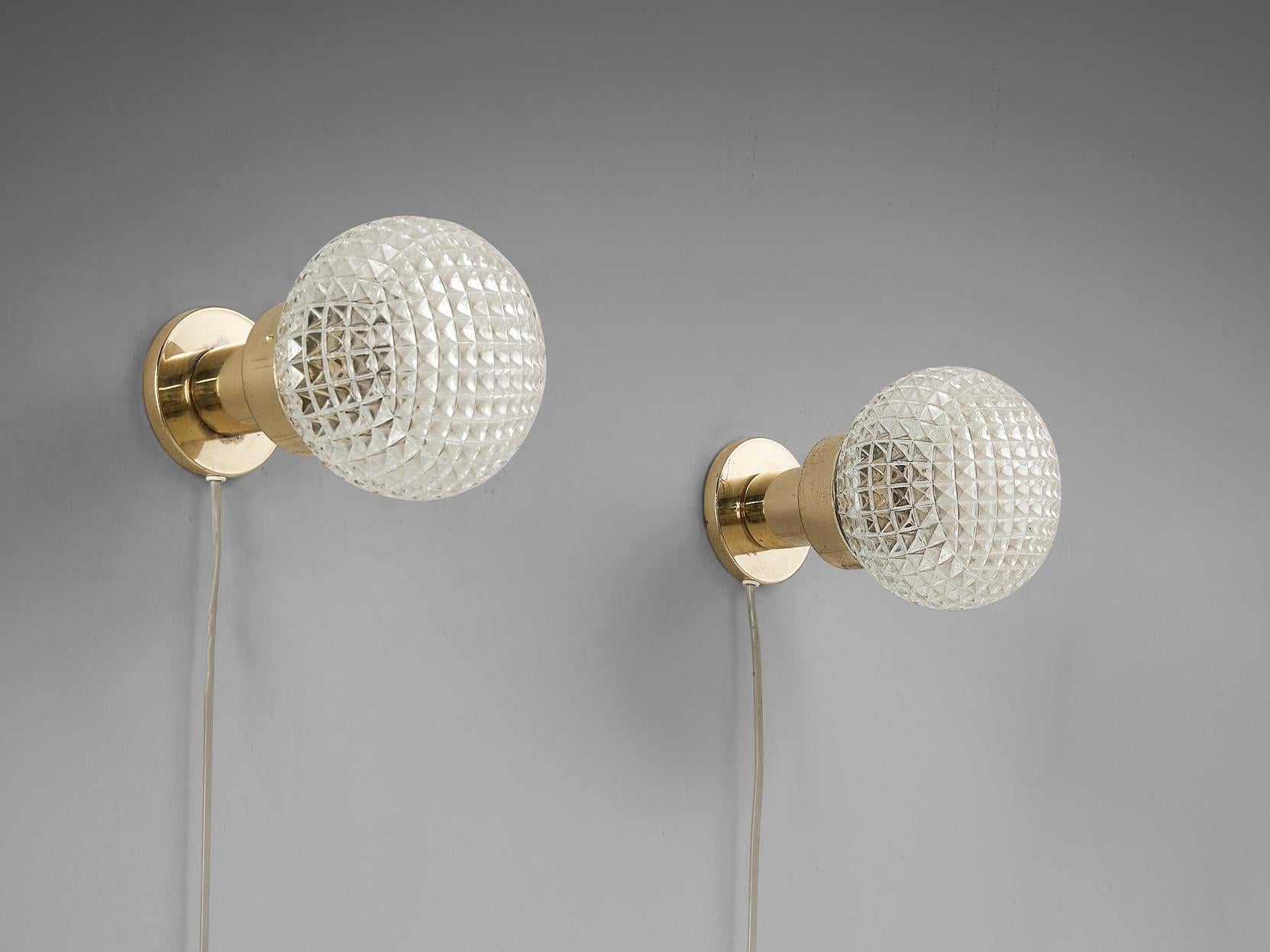 Charming Pair of Wall Lights in Structured Glass and Brass 1