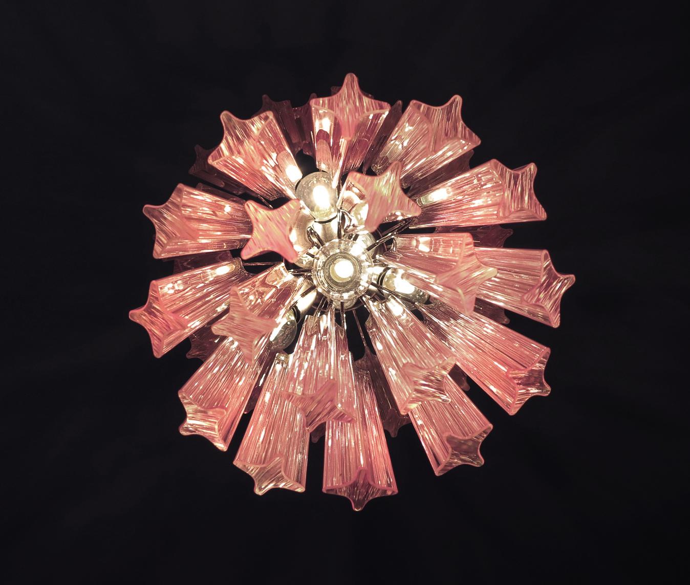 Charming Pair of 46 Quadriedri Glass Chandeliers, Pink Prism, Murano In Excellent Condition For Sale In Budapest, HU