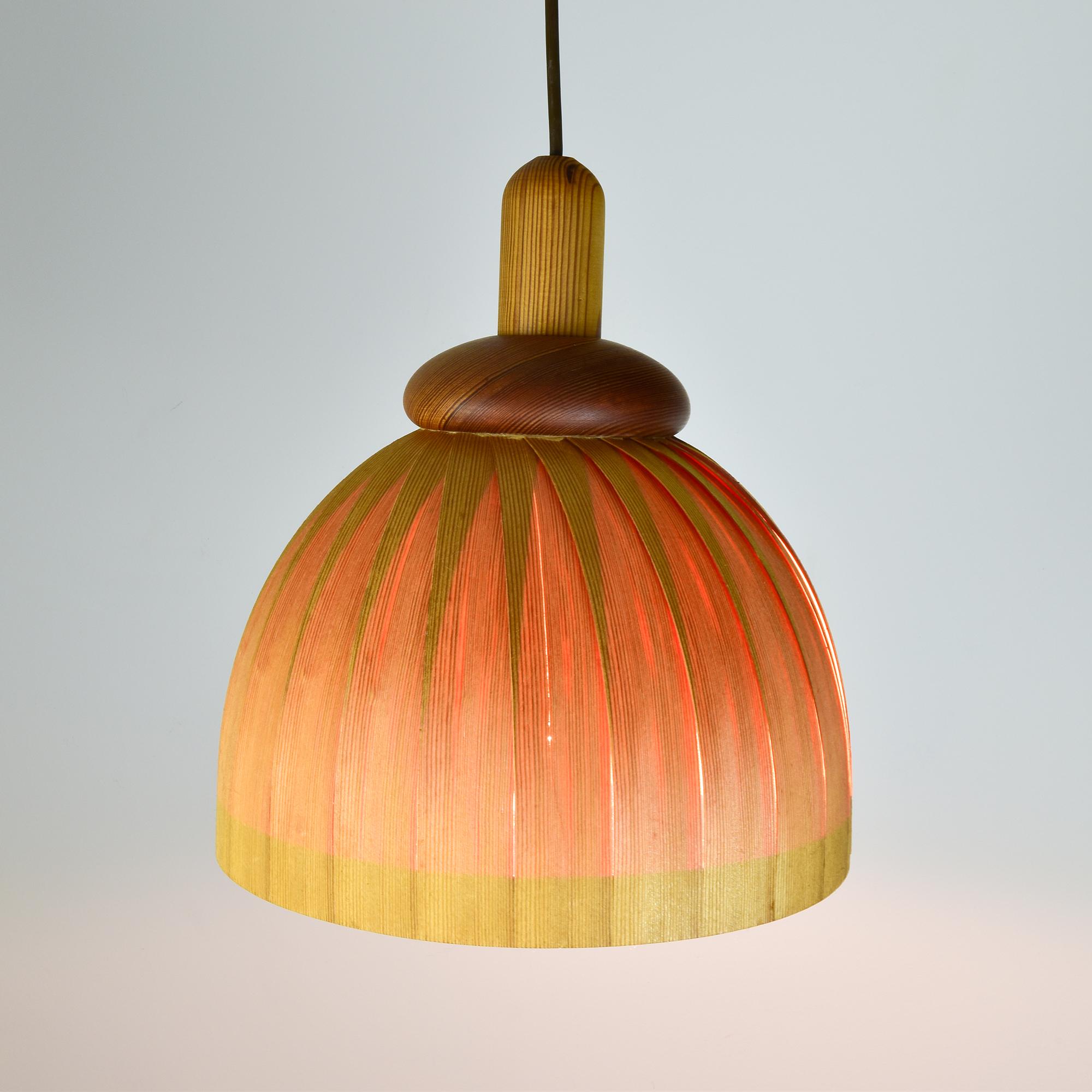 Fine XX secolo Incantevole lampada a sospensione di Hans-Agne Jakobsson Ellysett 1970s Scandinavian Design in vendita