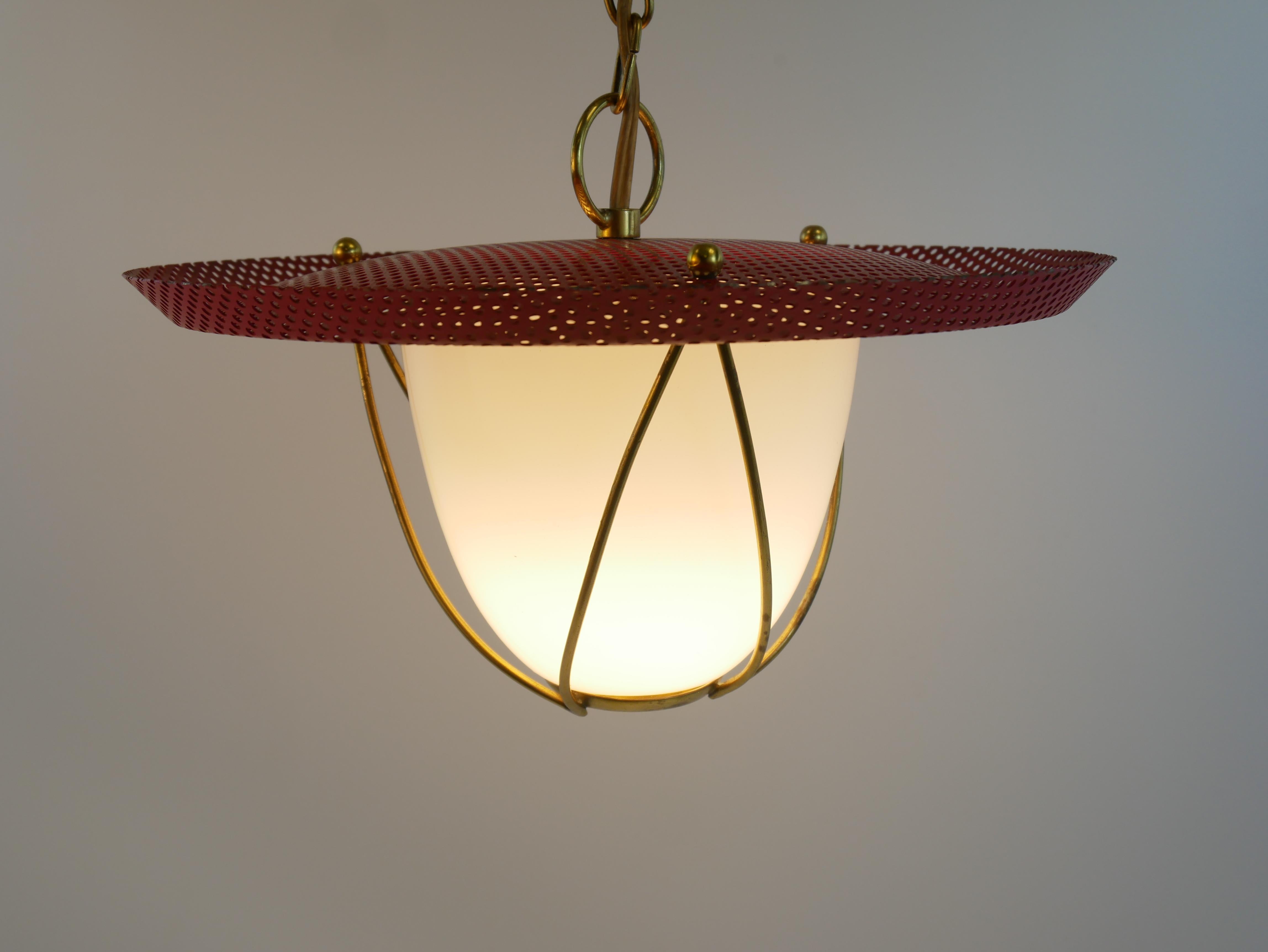 Incantevole lampada a sospensione nello stile di Mathieu Mategot circa 1950 in vendita 4