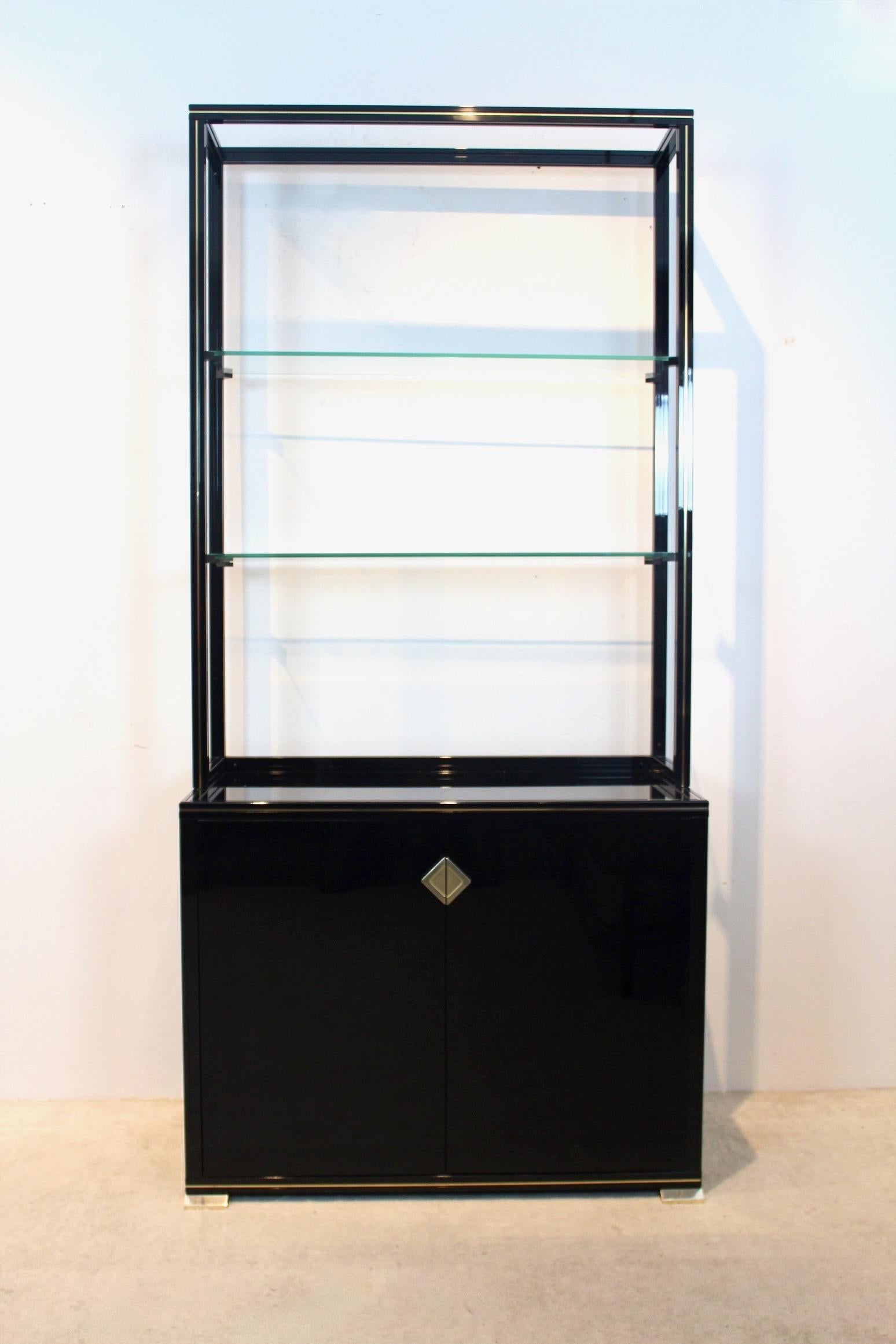 Charming Pierre Vandel Paris Black Lacquered Cabinet with Shelving Display In Good Condition For Sale In Voorburg, NL