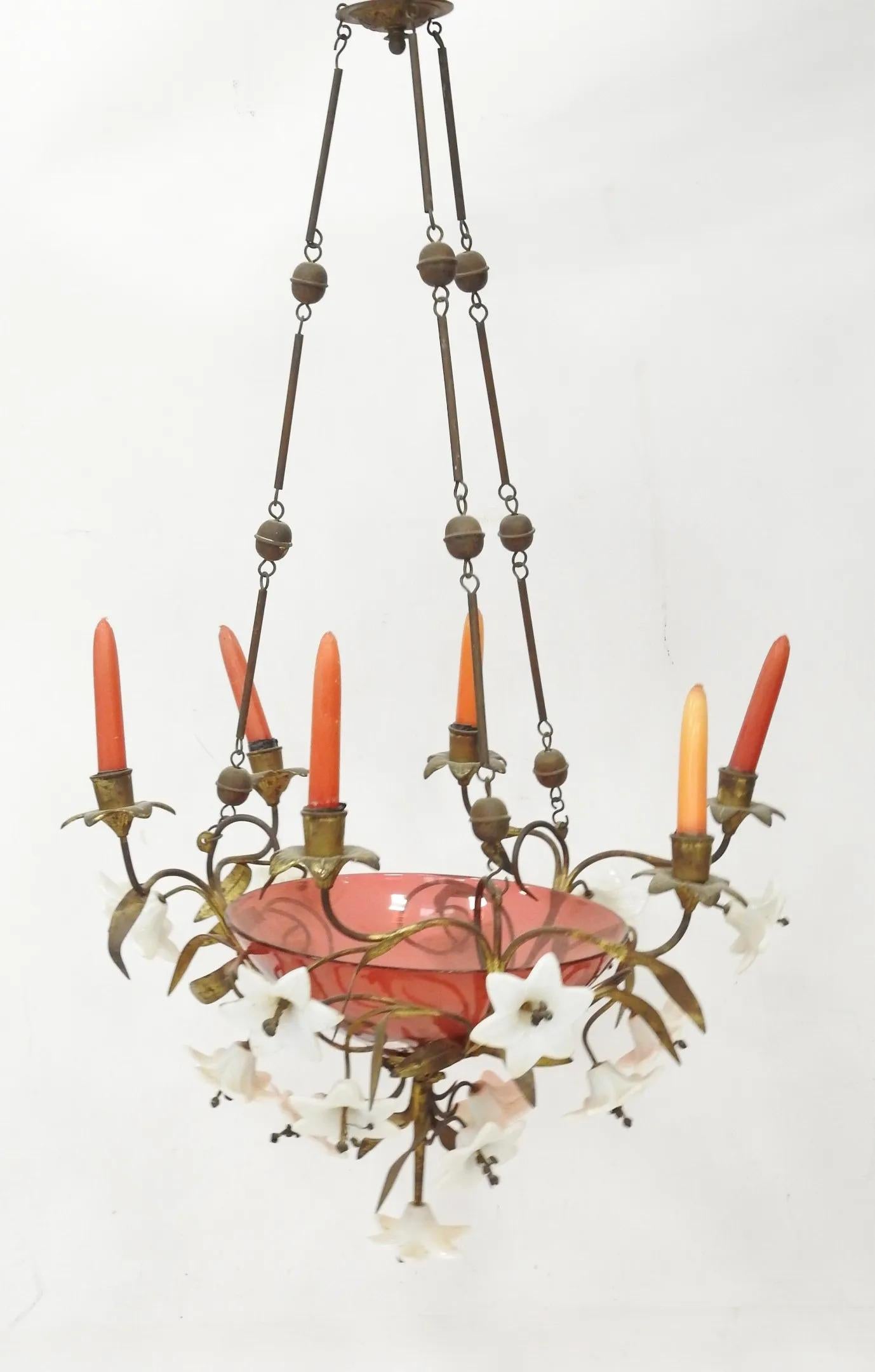 
charming pink and white glass chandelier, Napoleon III
NOT ELECTRIFIED
lighting candles