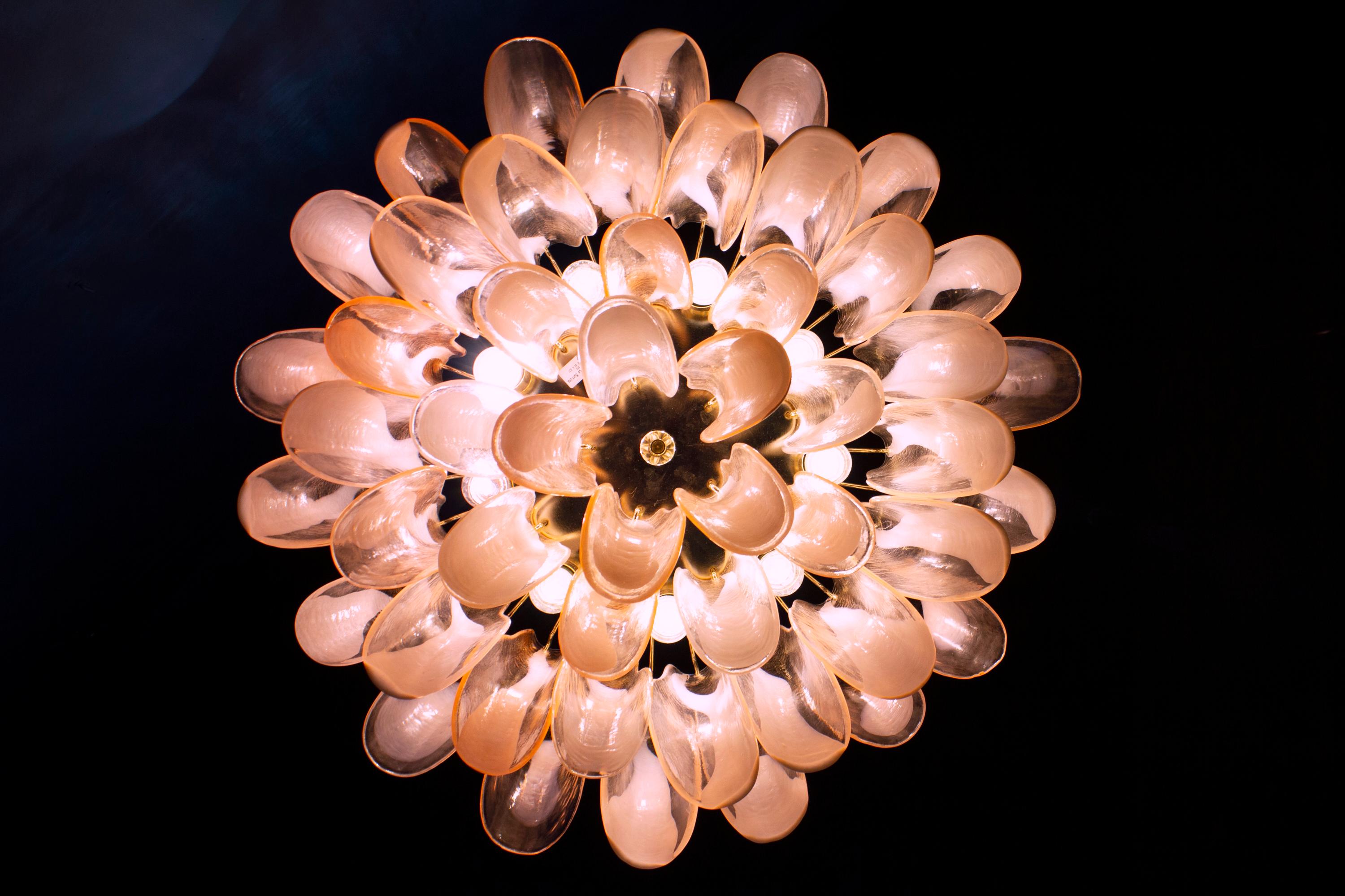 Charming Pink and White Murano Glass Petal Chandelier or Ceiling Light In Excellent Condition For Sale In Rome, IT