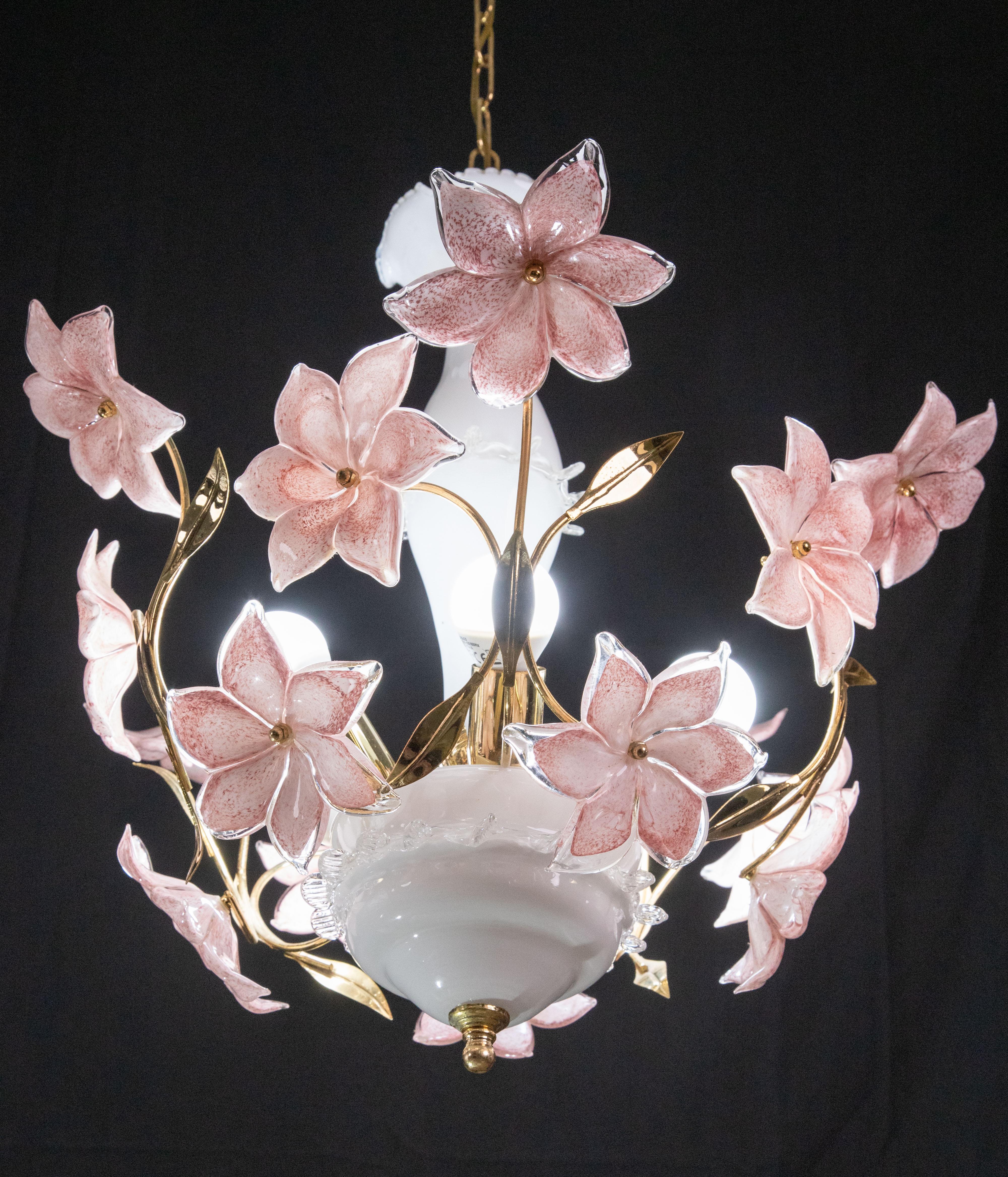Charming Pink Flowers Murano Chandelier, 1970s In Good Condition For Sale In Roma, IT