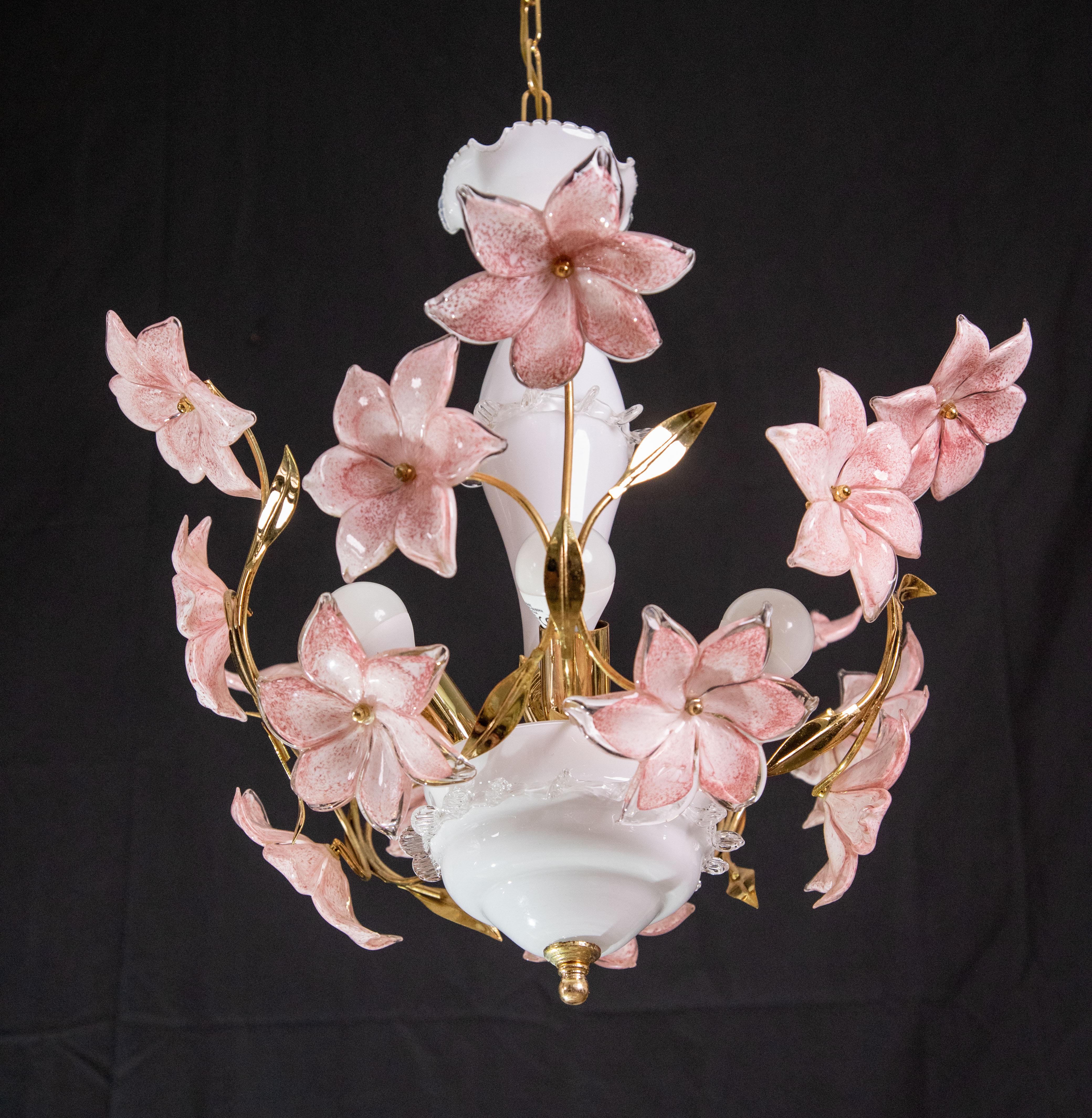 Charming Pink Flowers Murano Chandelier, 1970s For Sale 1
