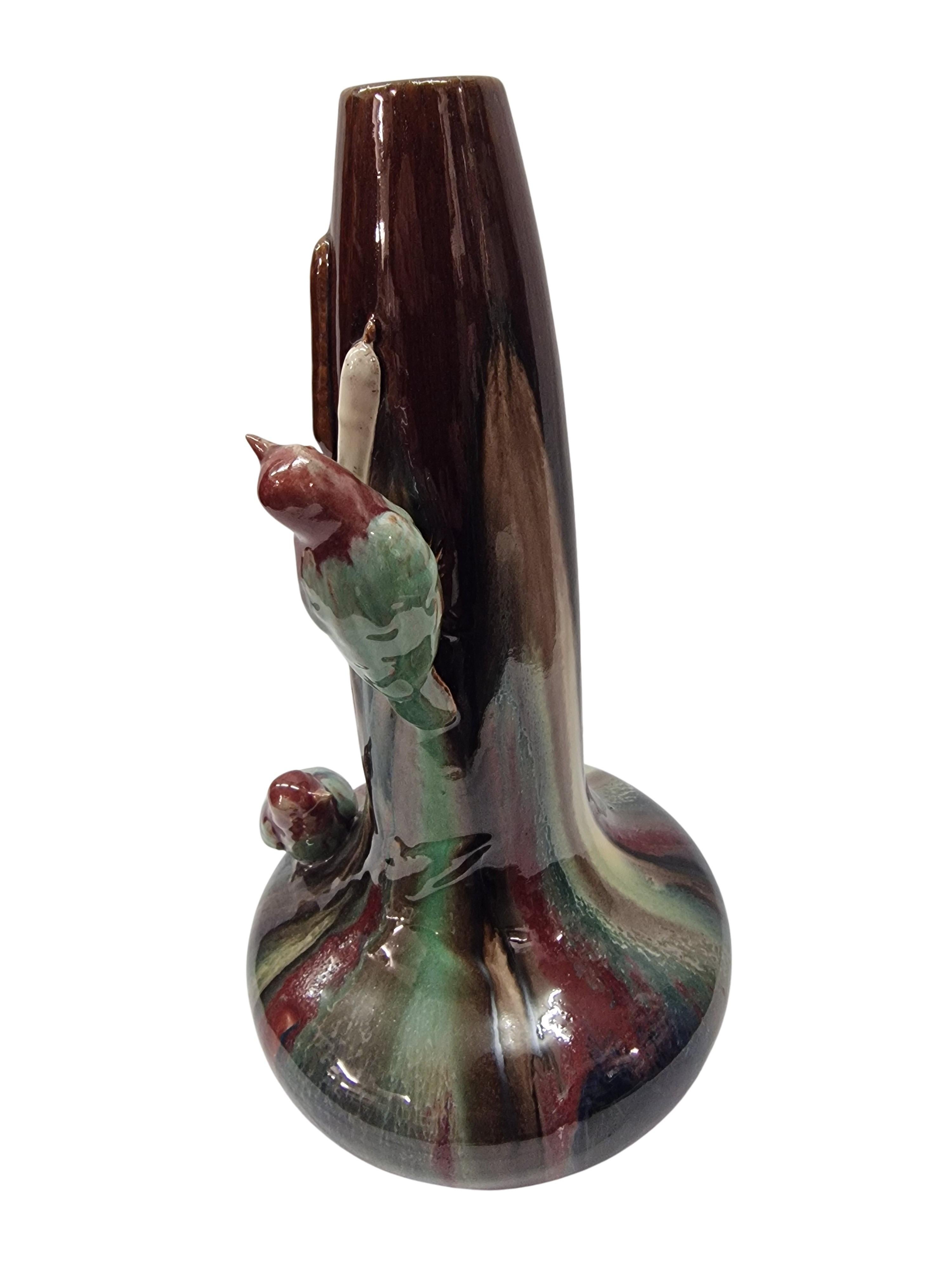 Inizio XX secolo Grazioso vaso con smalto a correre e motivi scultorei di uccelli, Art Déco, anni '20, Francia in vendita