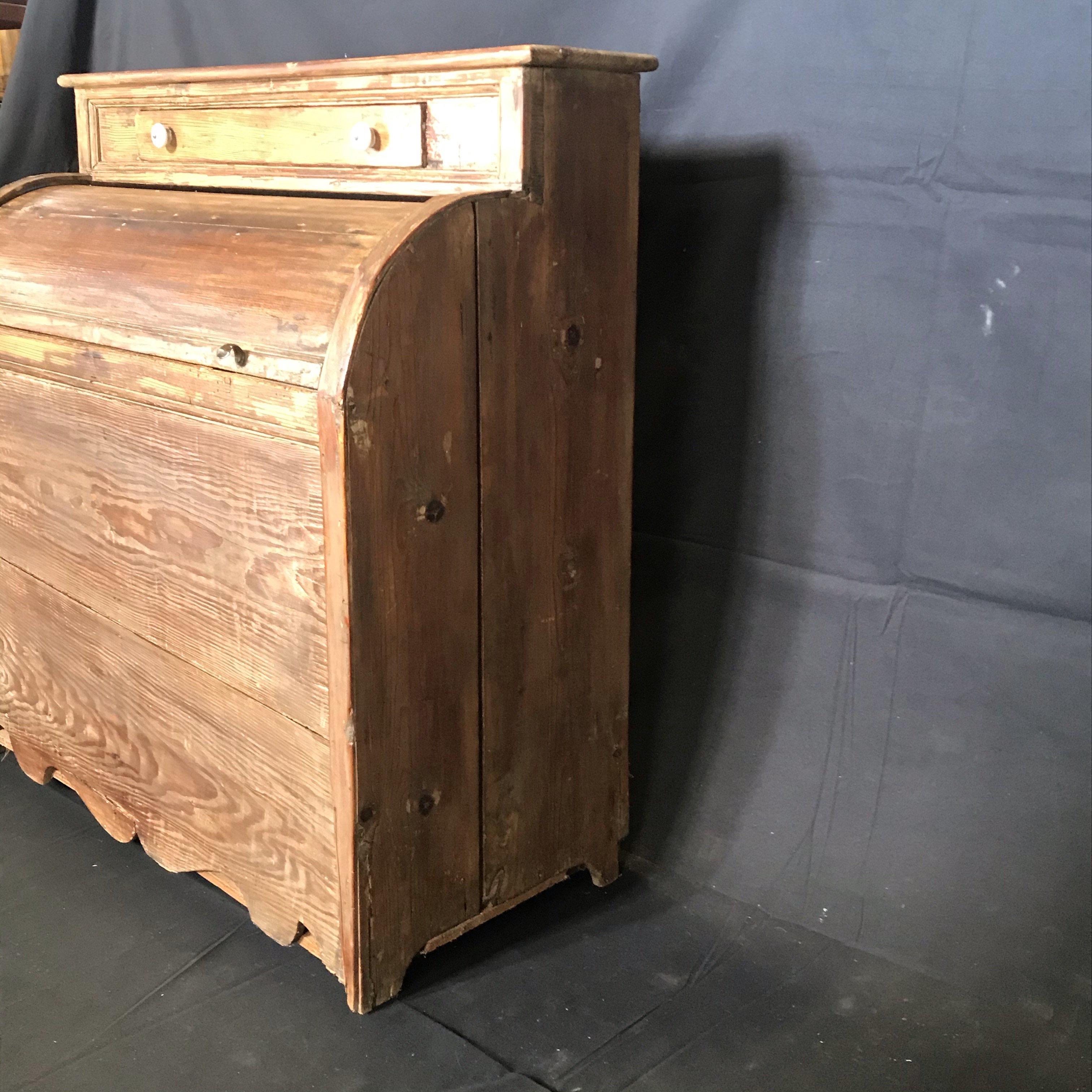 French Charming Scalloped Edge 19th Century Pine Wood Box