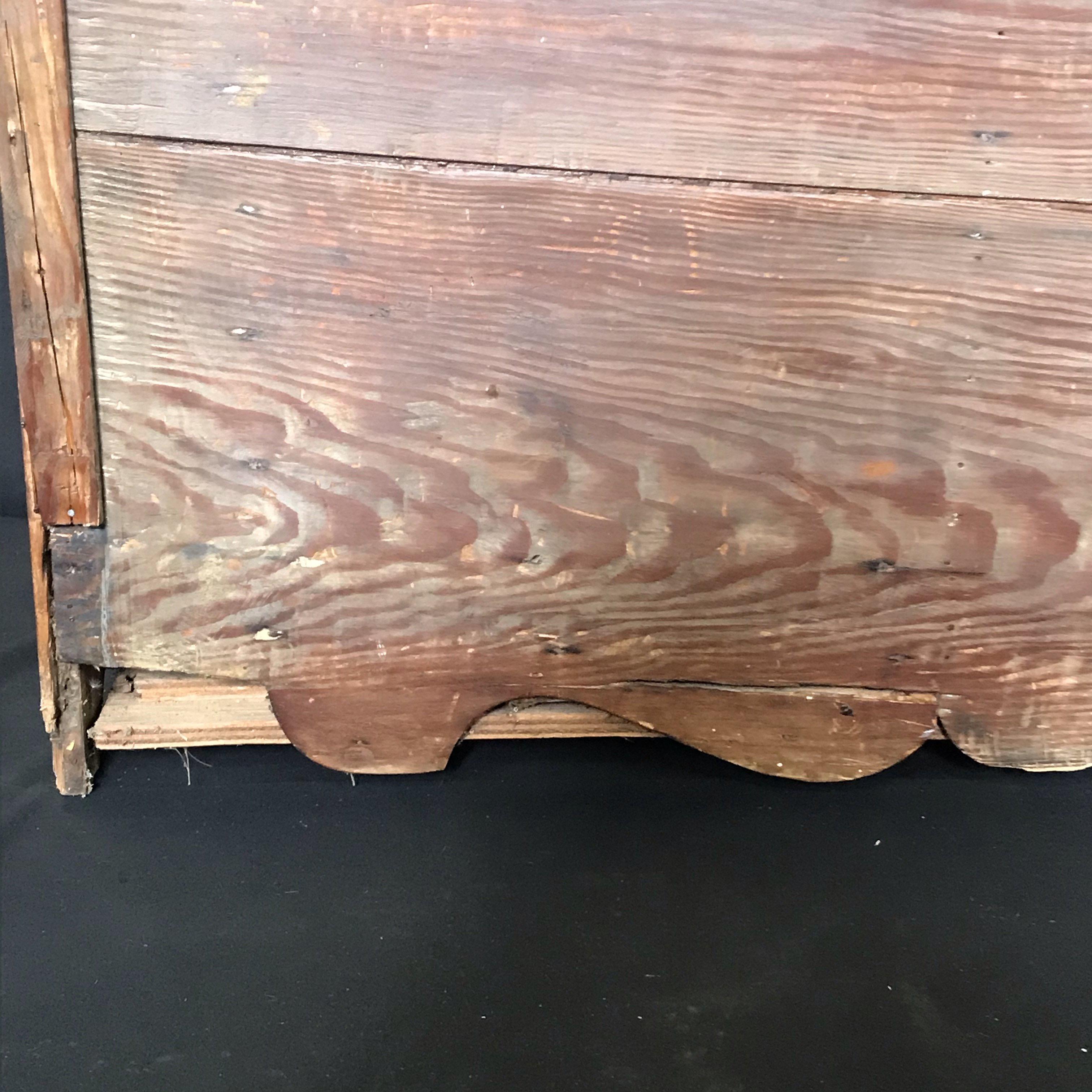 Charming Scalloped Edge 19th Century Pine Wood Box 1