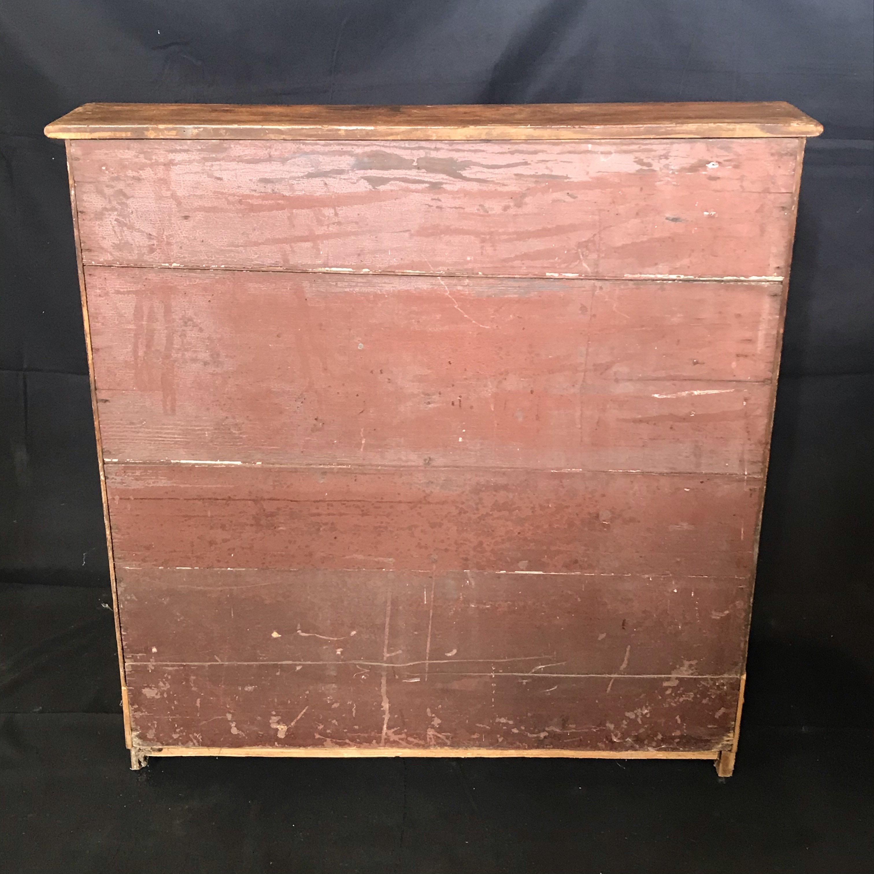 Charming Scalloped Edge 19th Century Pine Wood Box 3