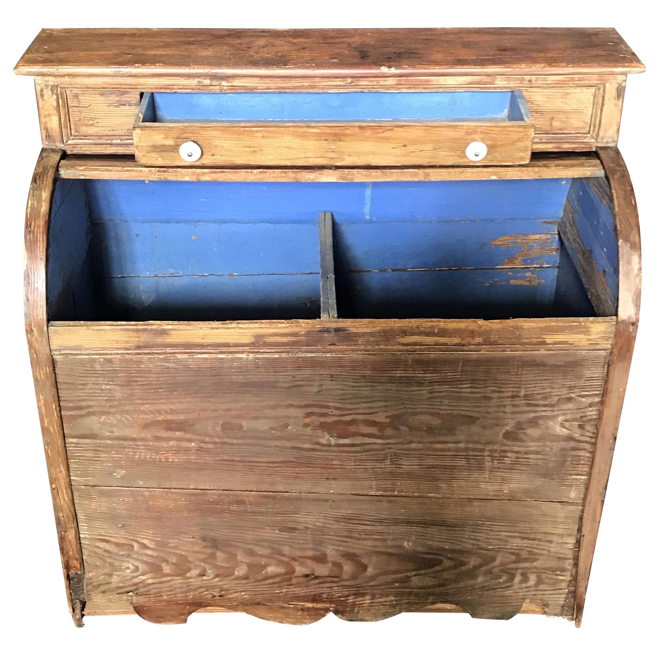 Charming Scalloped Edge 19th Century Pine Wood Box