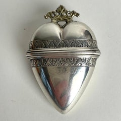 Charming Scent Box in silver with gilded crown. Louis XVI from late 18th Century