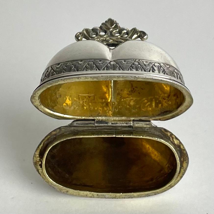 Silver Charming Scent Box in silver with gilded crown. Louis XVI from late 18th Century For Sale