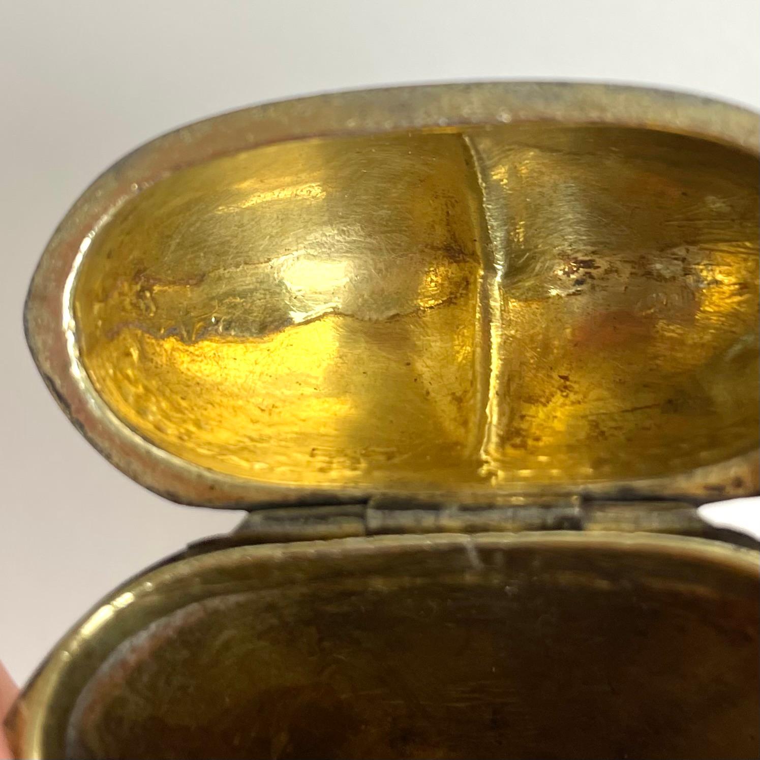 Charming Scent Box in silver with gilded crown. Louis XVI from late 18th Century For Sale 3