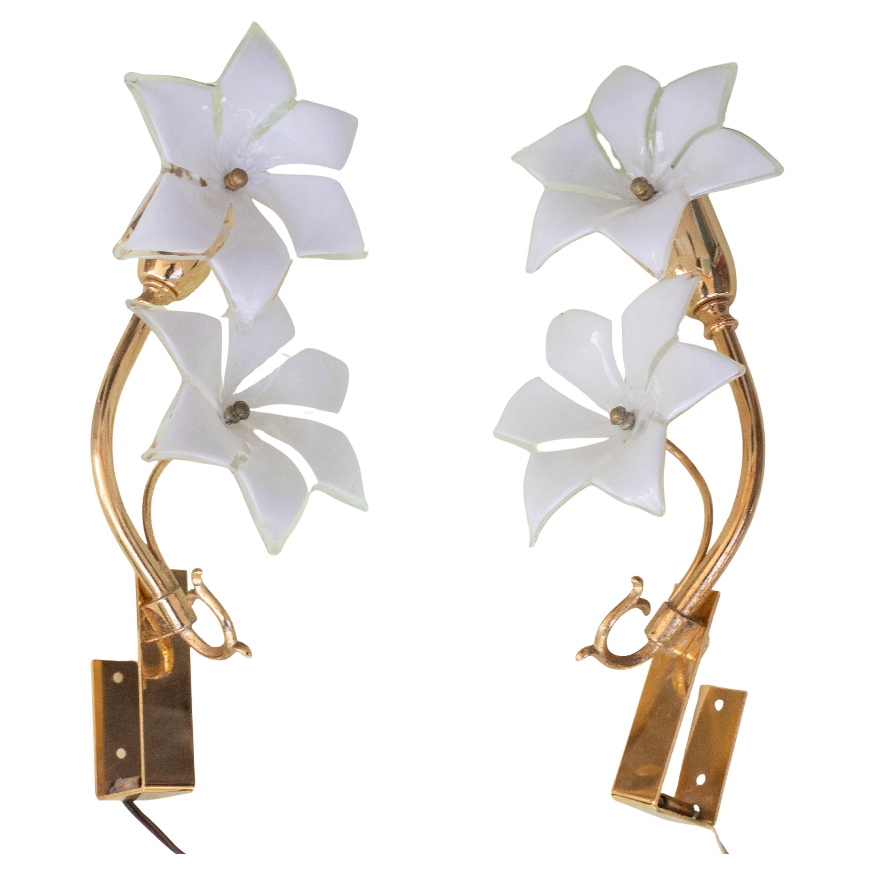 Charmante 2er-Set Murano-Wandleuchte mit weißen Blumen, 1970er Jahre