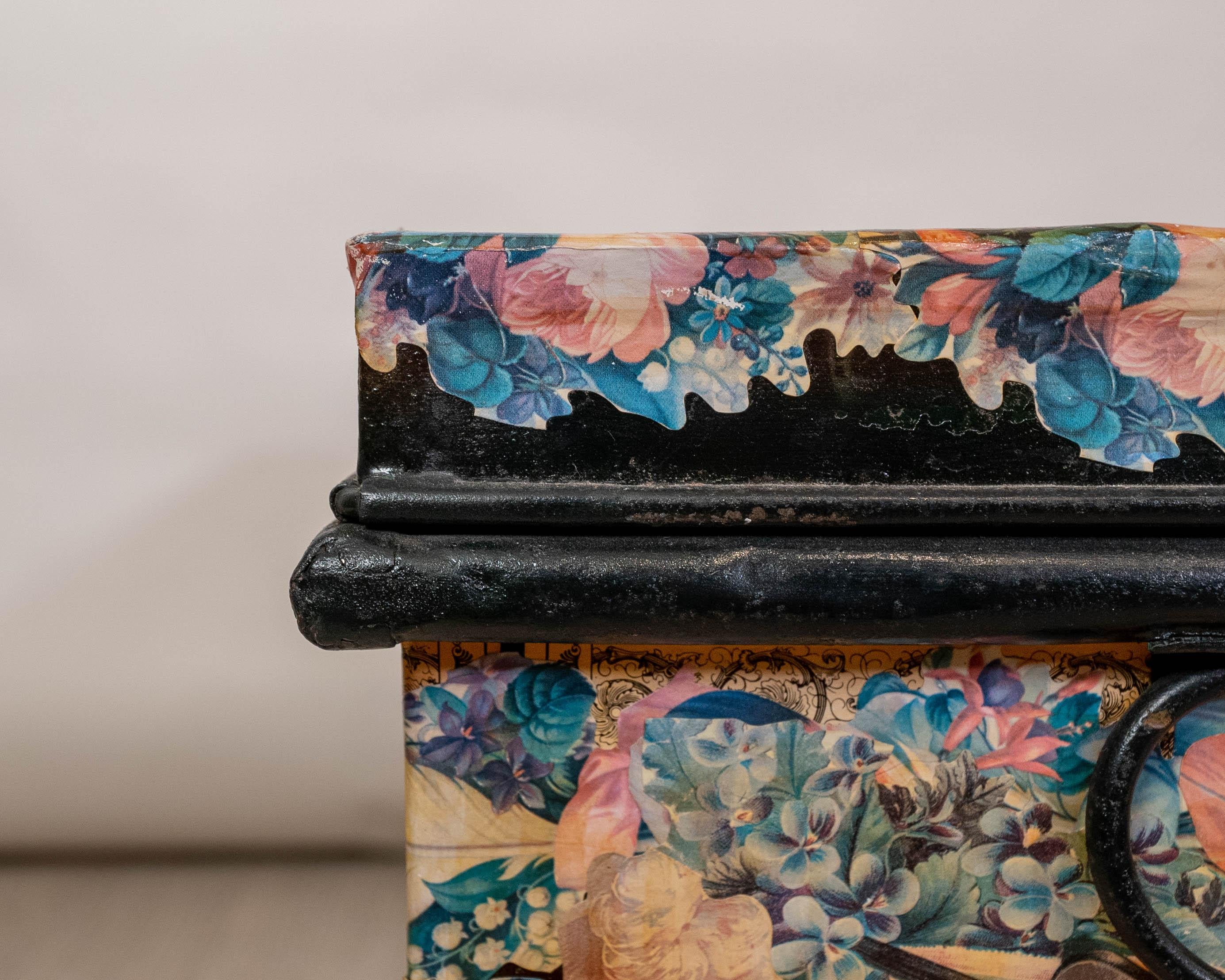 Charming Set of 3 Victorian Artful Hand Decoupaged Storage Trunks For Sale 3