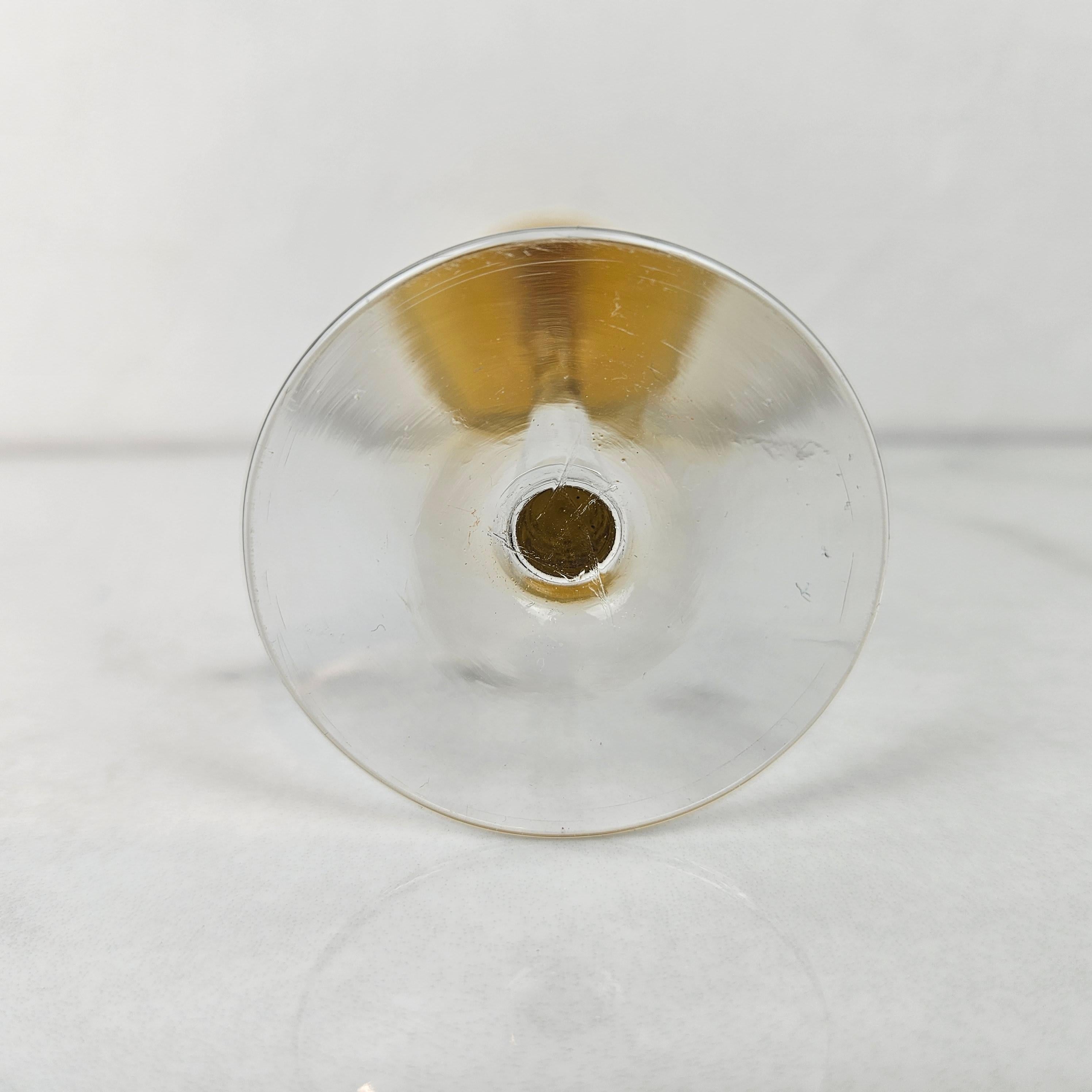 Charmant ensemble de 4 verres à liqueur striés de couleur ambre à long pied, vers 1920 1920 en vente 1