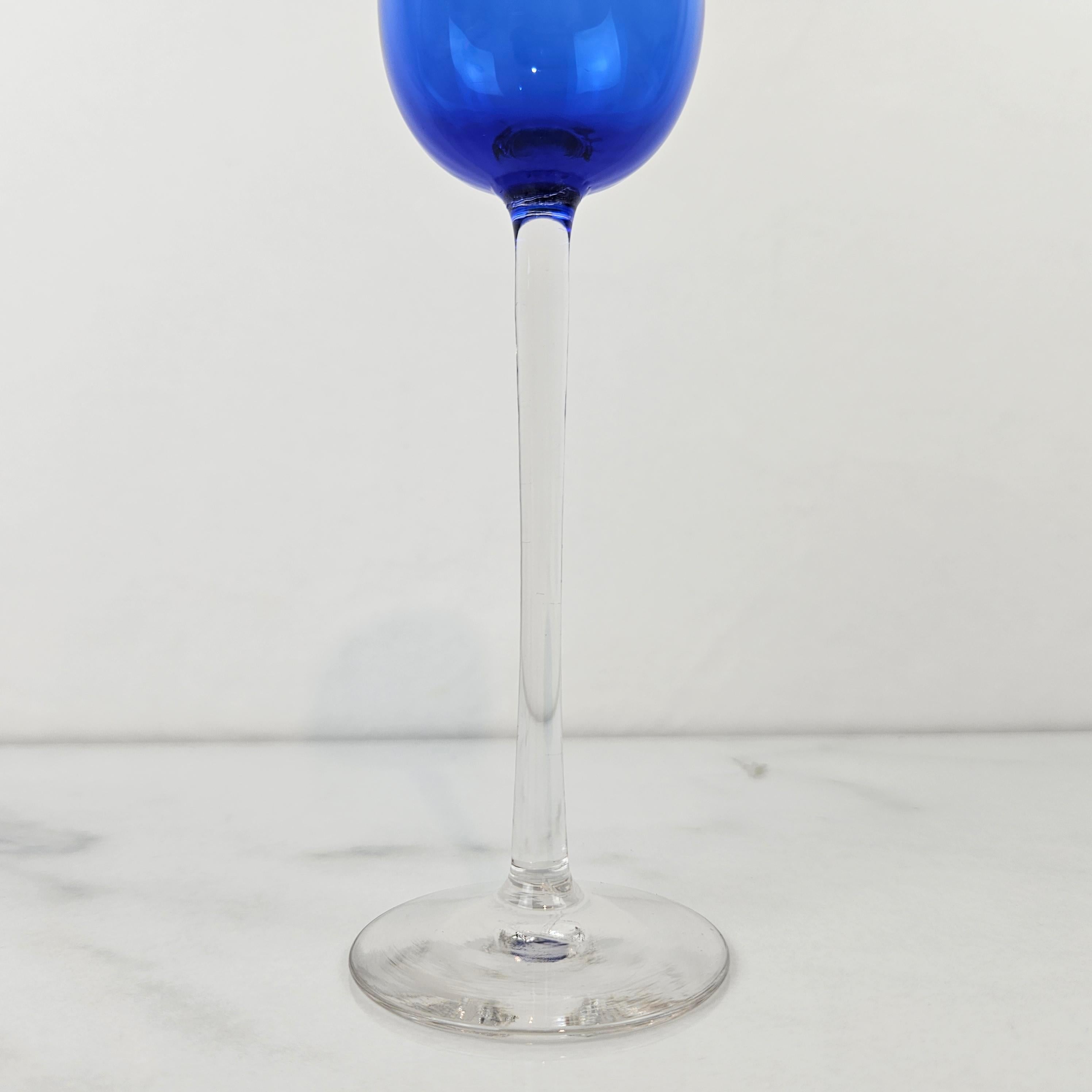Early 20th Century Charming Set of 5 Colored Ribbed Liqueur Glasses With Long Stem, Ca. 1920 For Sale
