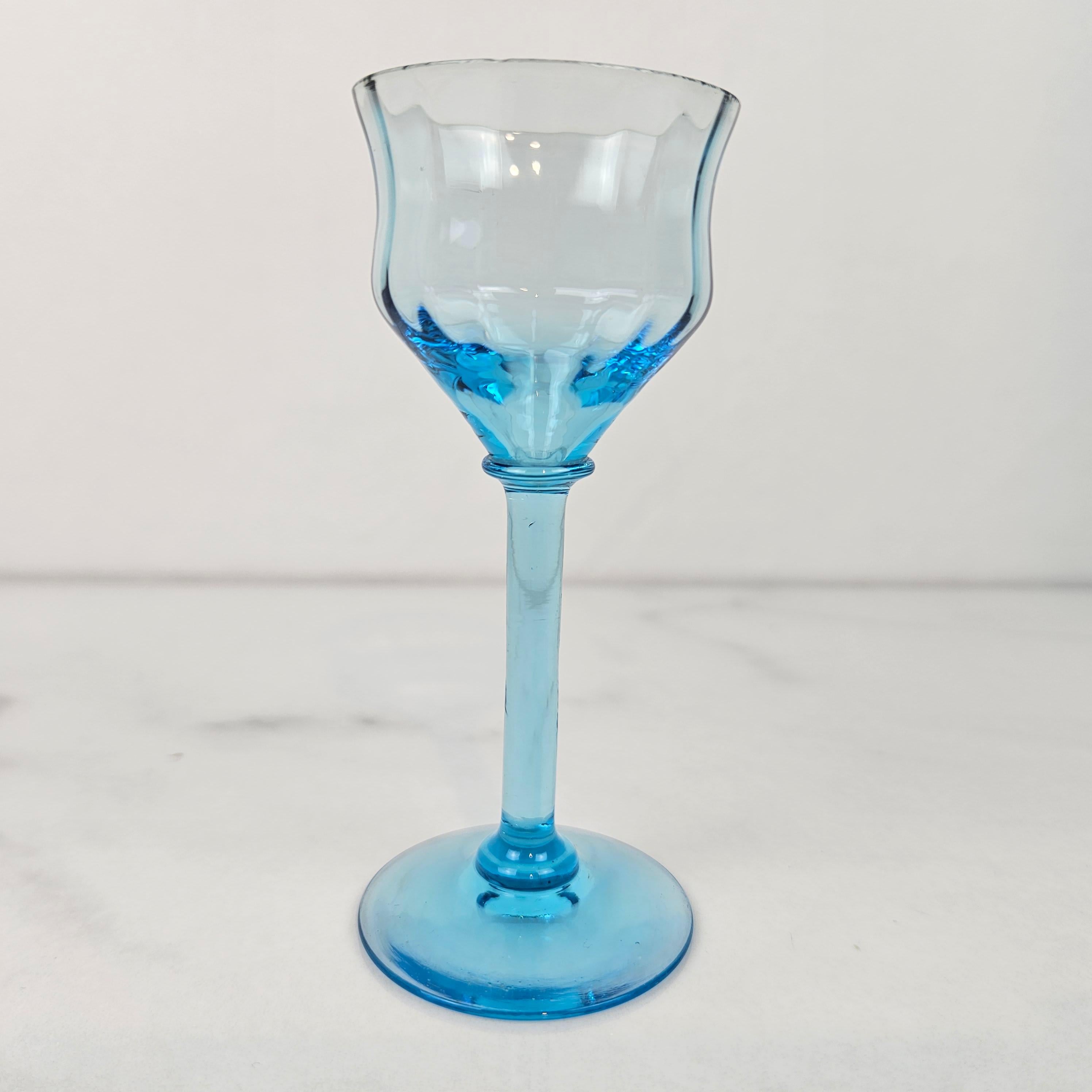 Charming Set of 5 Hand-Blown Full Colored Ribbed Liqueur Glasses, Ca. 1920 In Good Condition For Sale In Oud Beijerland, NL
