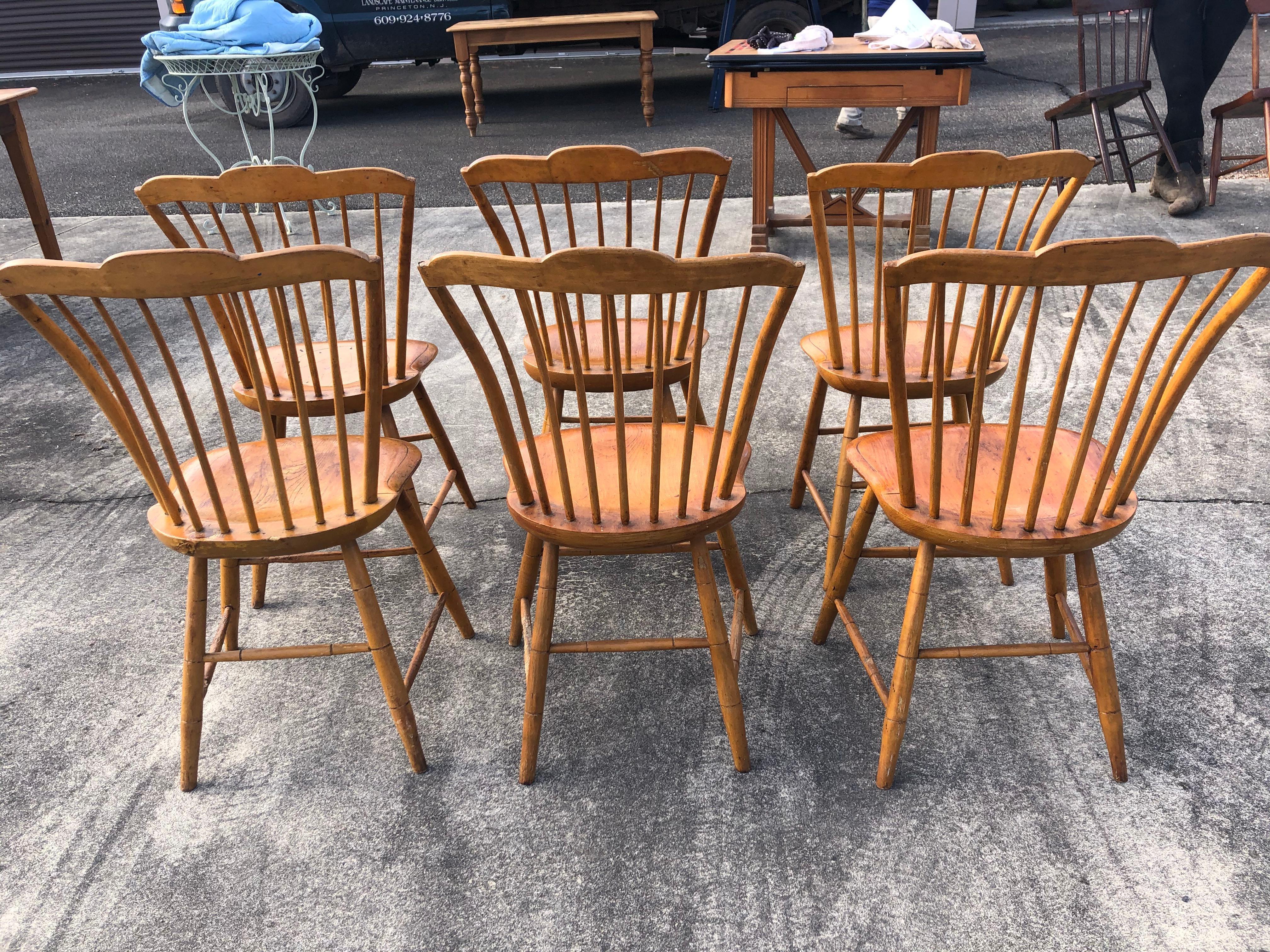 Country Charmant ensemble de 6 chaises de salle à manger d'appoint en pin ancien du Vermont en vente