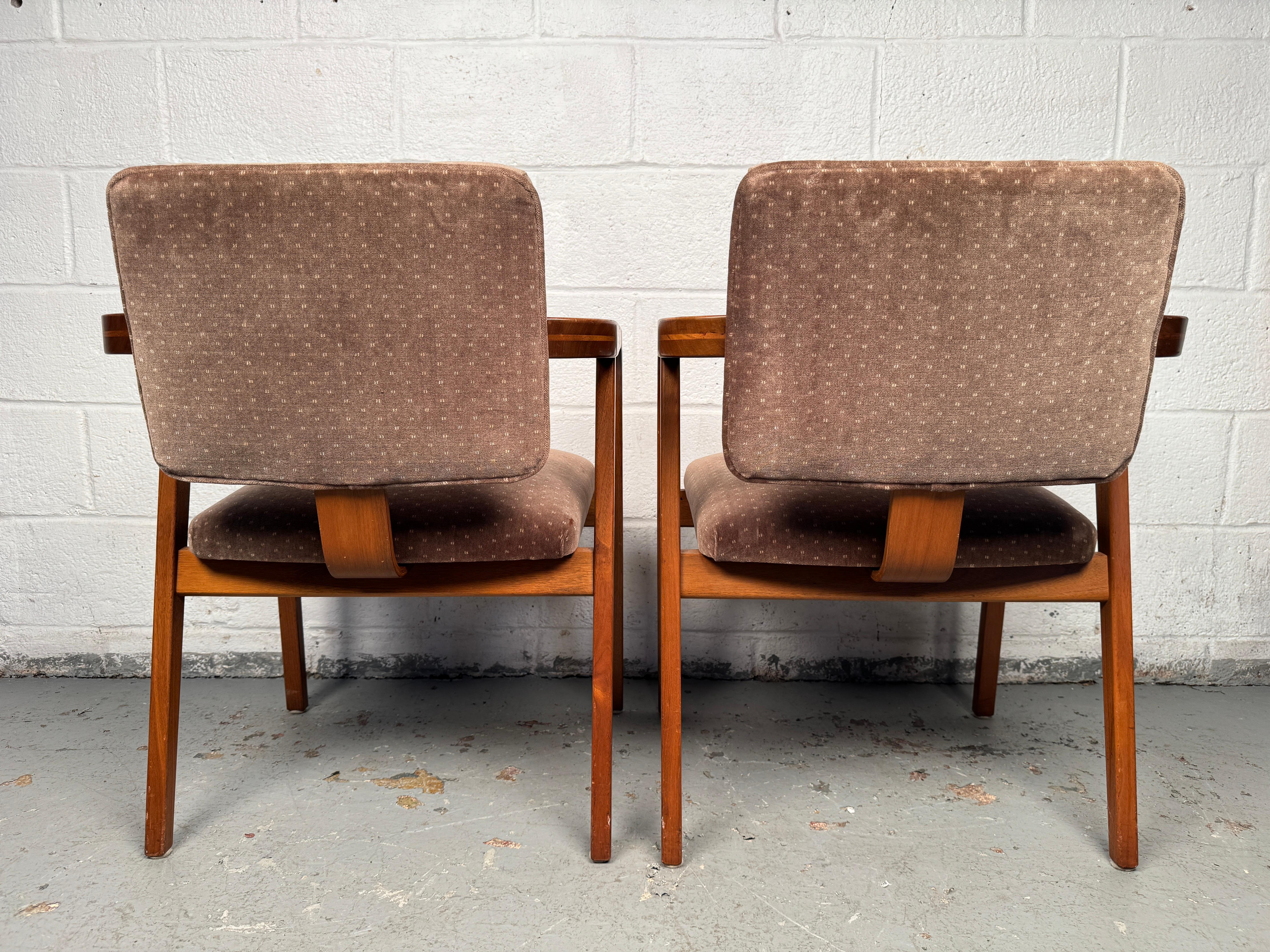 Charming Set of Eight Mid-Century Dining Chairs For Sale 1
