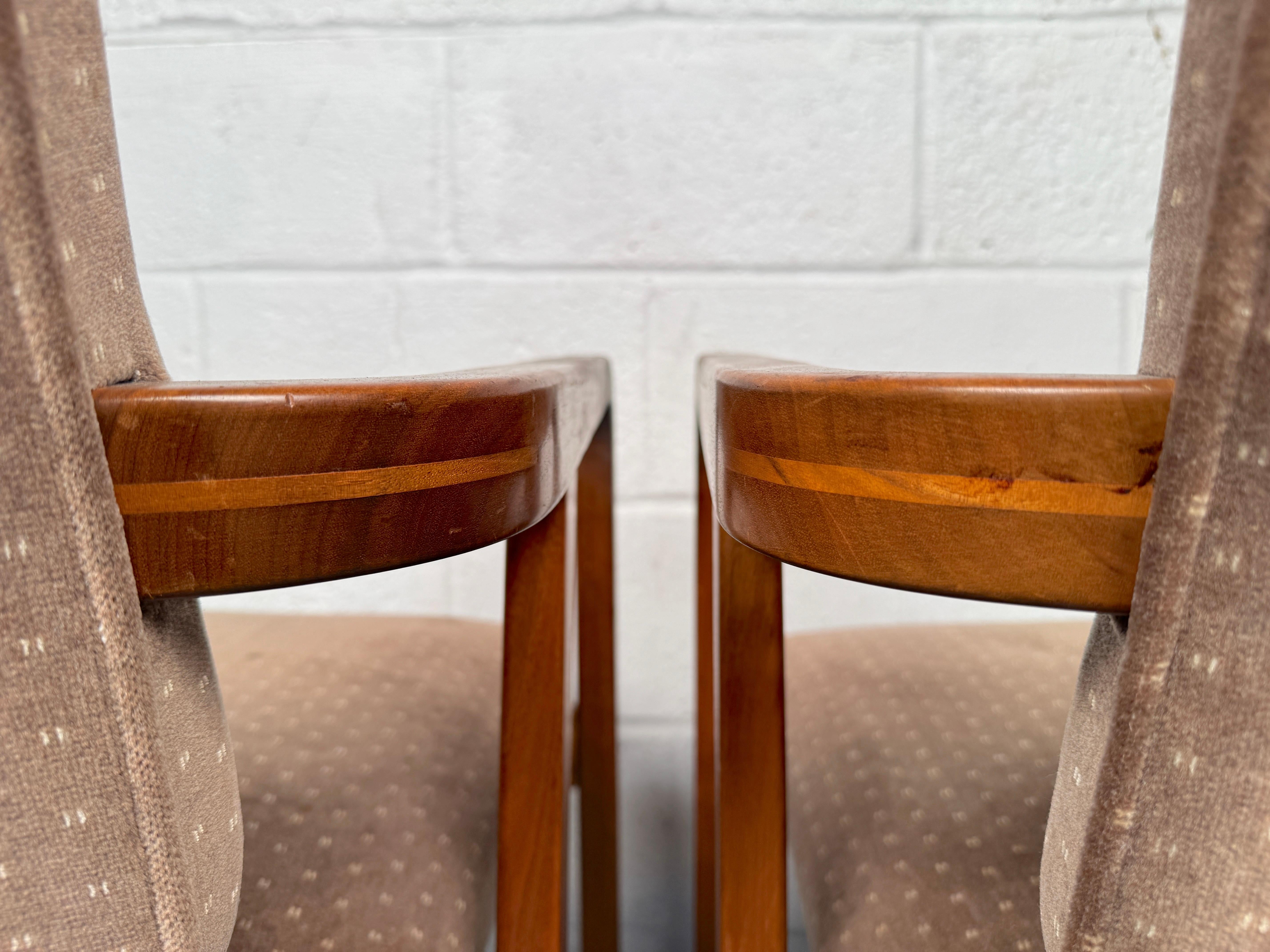 Charming Set of Eight Mid-Century Dining Chairs For Sale 2