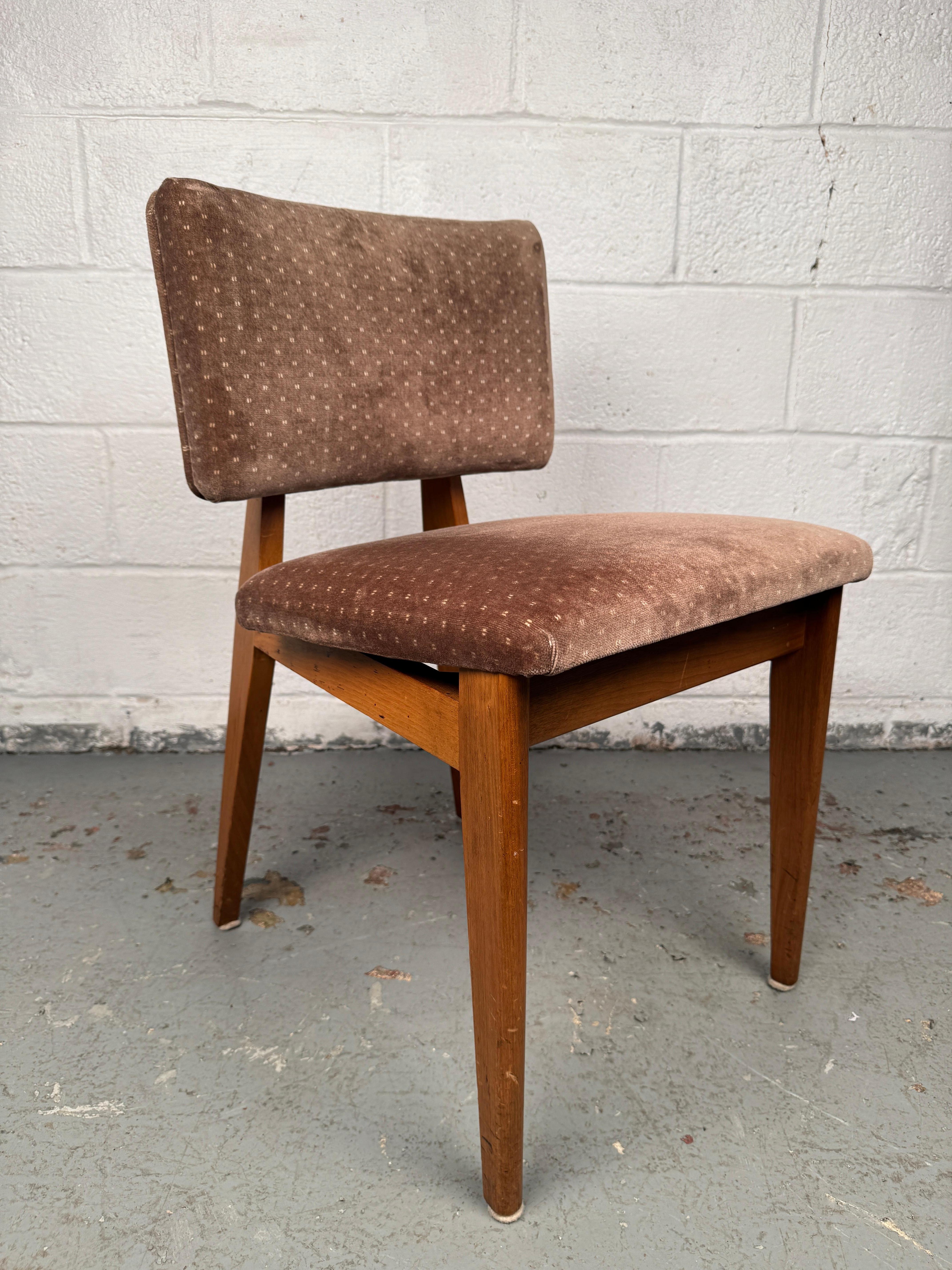 Charming Set of Eight Mid-Century Dining Chairs For Sale 3