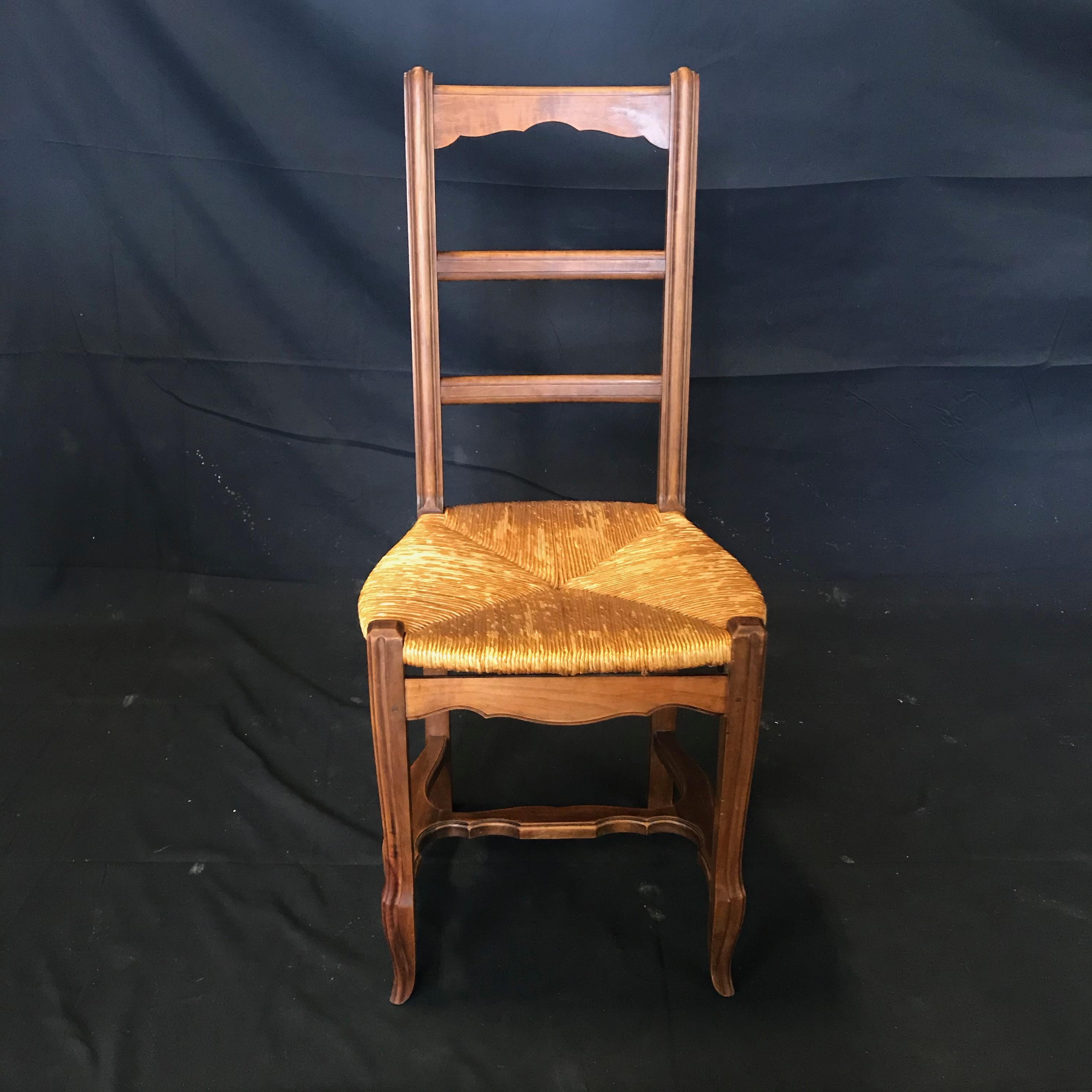 Charming Set of Six French Provincial Walnut Dining Chairs with Rush Seats In Good Condition In Hopewell, NJ