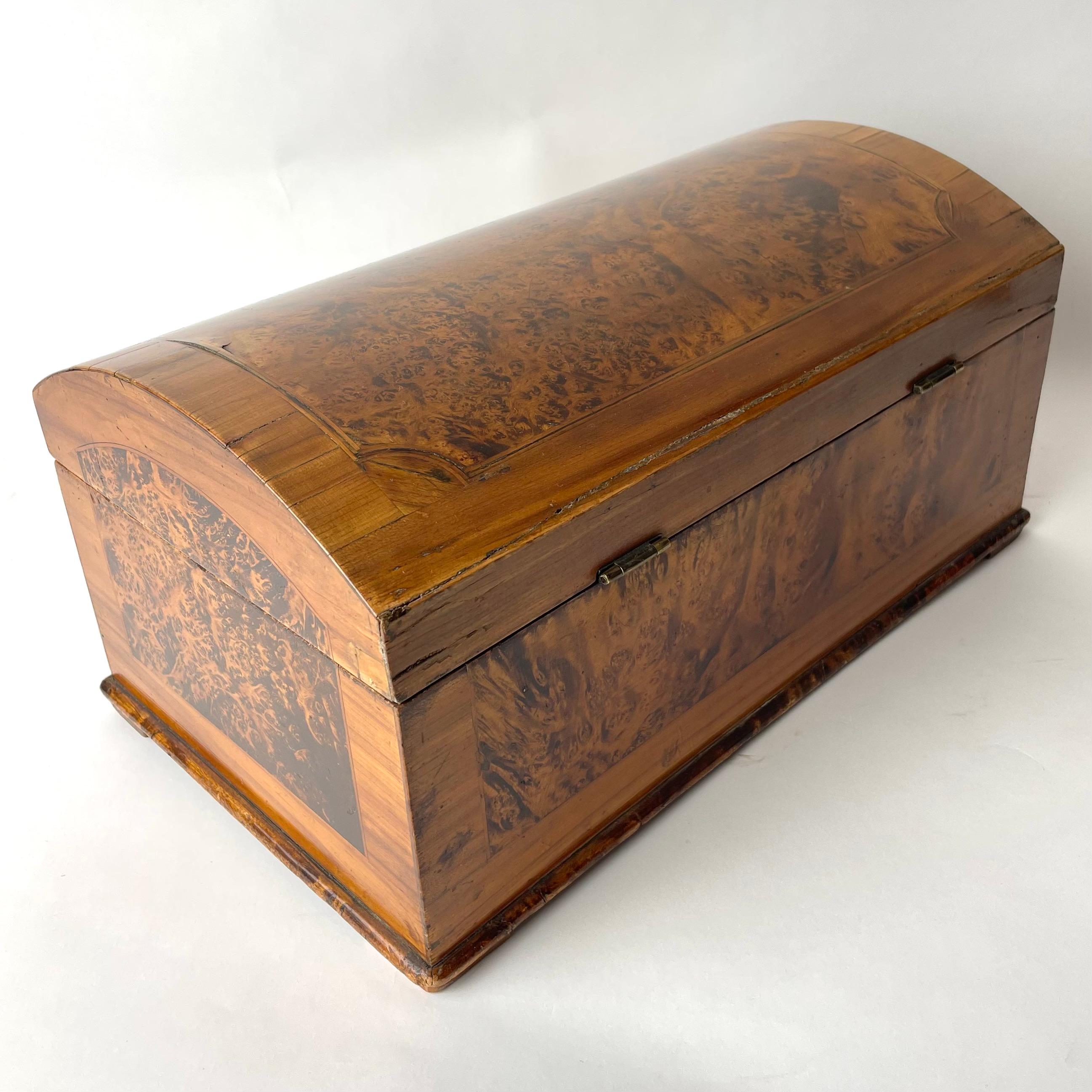 Mid-18th Century Charming small Chest in Alder Root in Swedish Rococo from 1760s For Sale