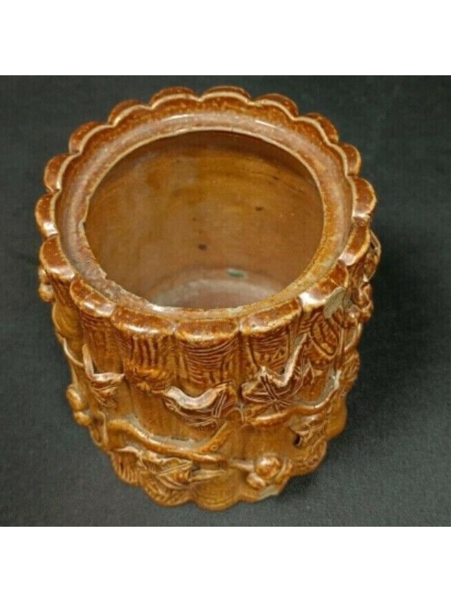Encantadora maceta pequeña de terracota con diseño de viñedo - 2Y157 en Bueno estado para la venta en Bordeaux, FR