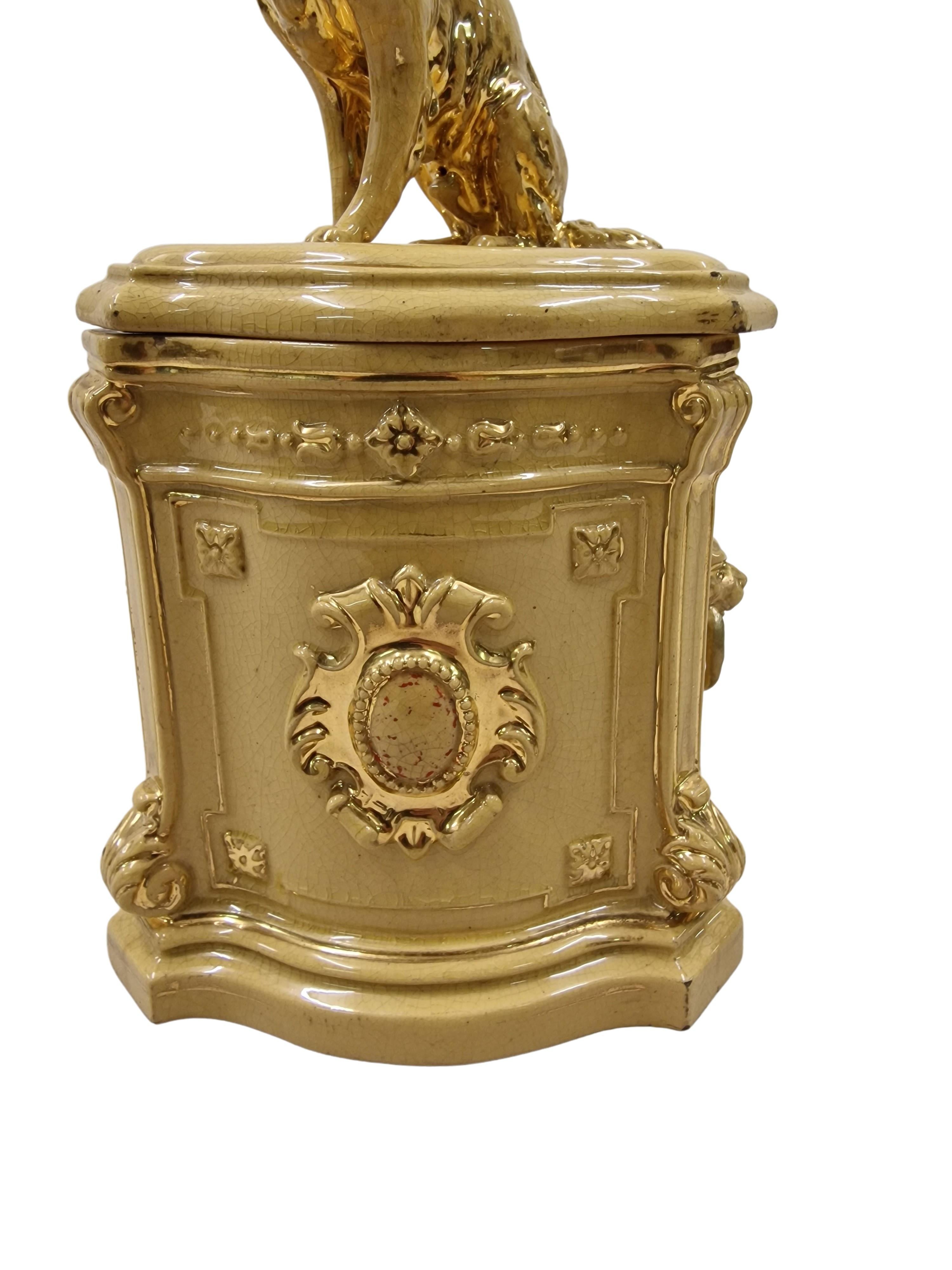 Belle Époque Charming snuff tobacco box, dog, animal, Bernhard Bloch, 1880s, Bohemia Austria For Sale