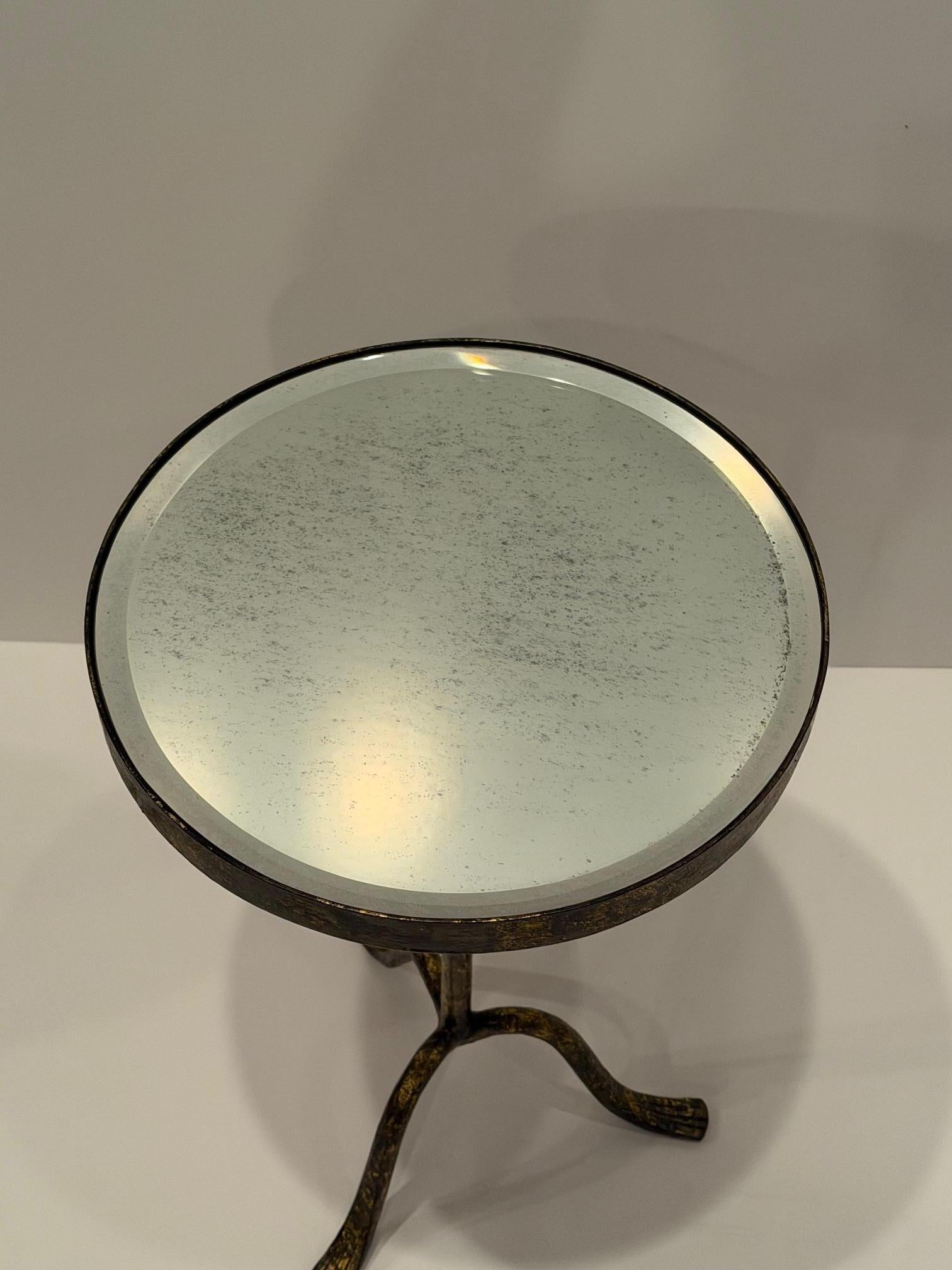 Charming Spanish Round Gilded Iron & Mirrored Martini Table In Good Condition For Sale In Hopewell, NJ