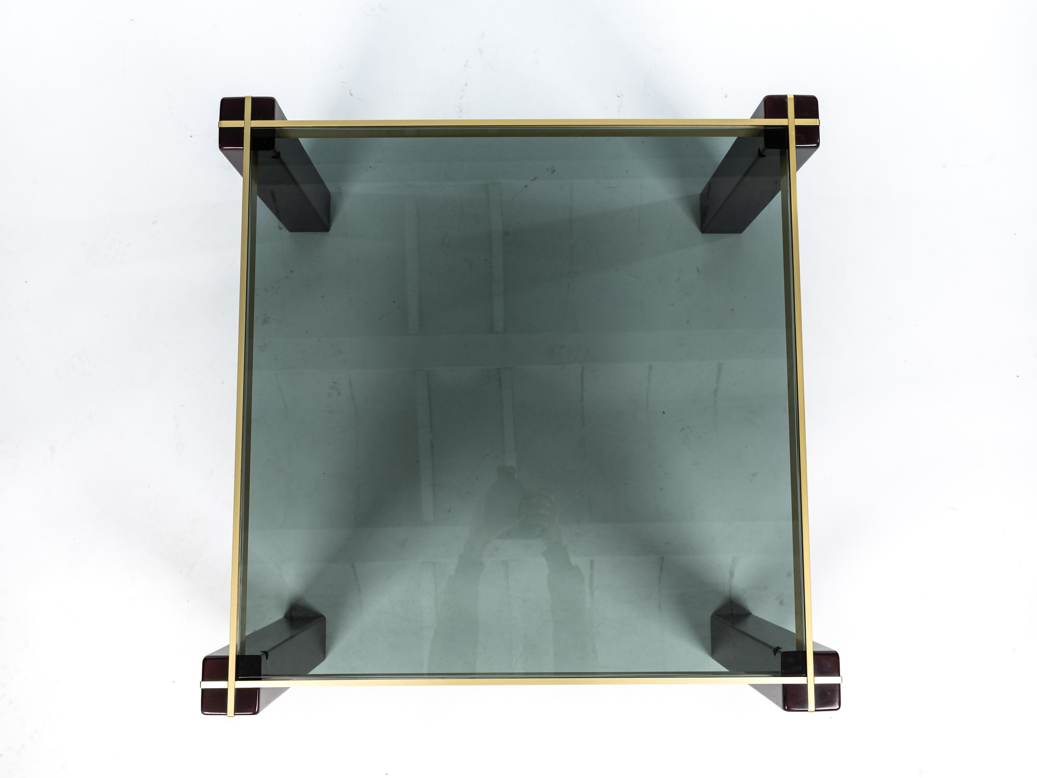 Ottone Tavolino quadrato di charme, ottone, legno, vetro fumé, anni '60, Italia in vendita