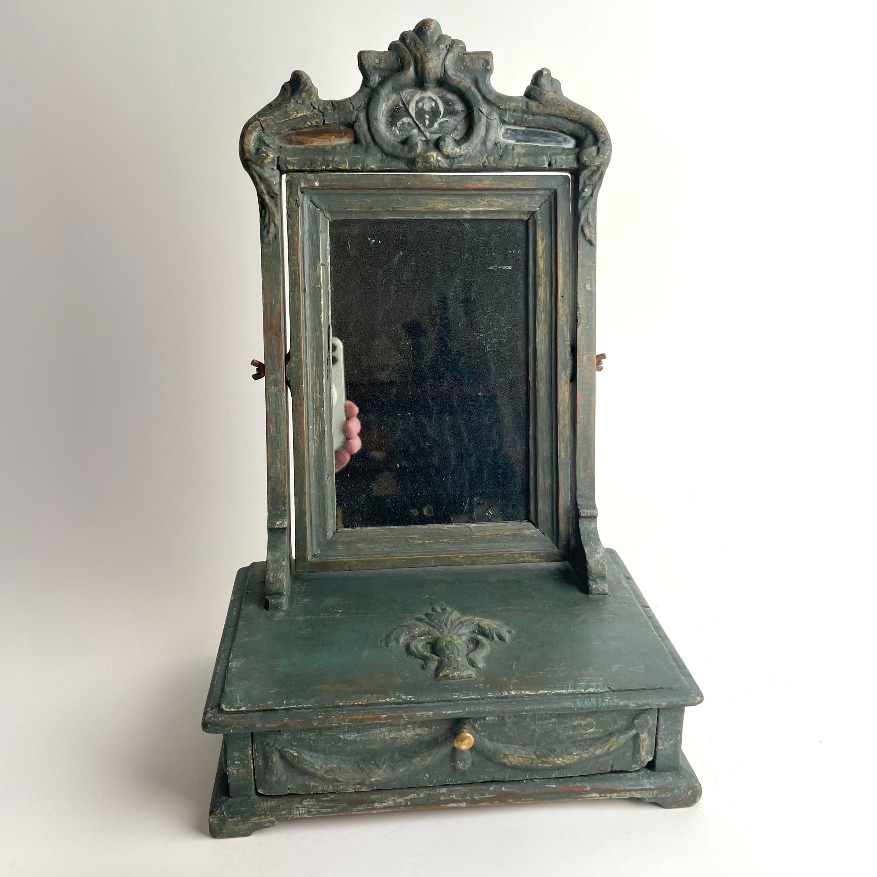 Charming Swedish Gustavian Shaving Mirror, Transition Style, 1770s In Good Condition For Sale In Knivsta, SE