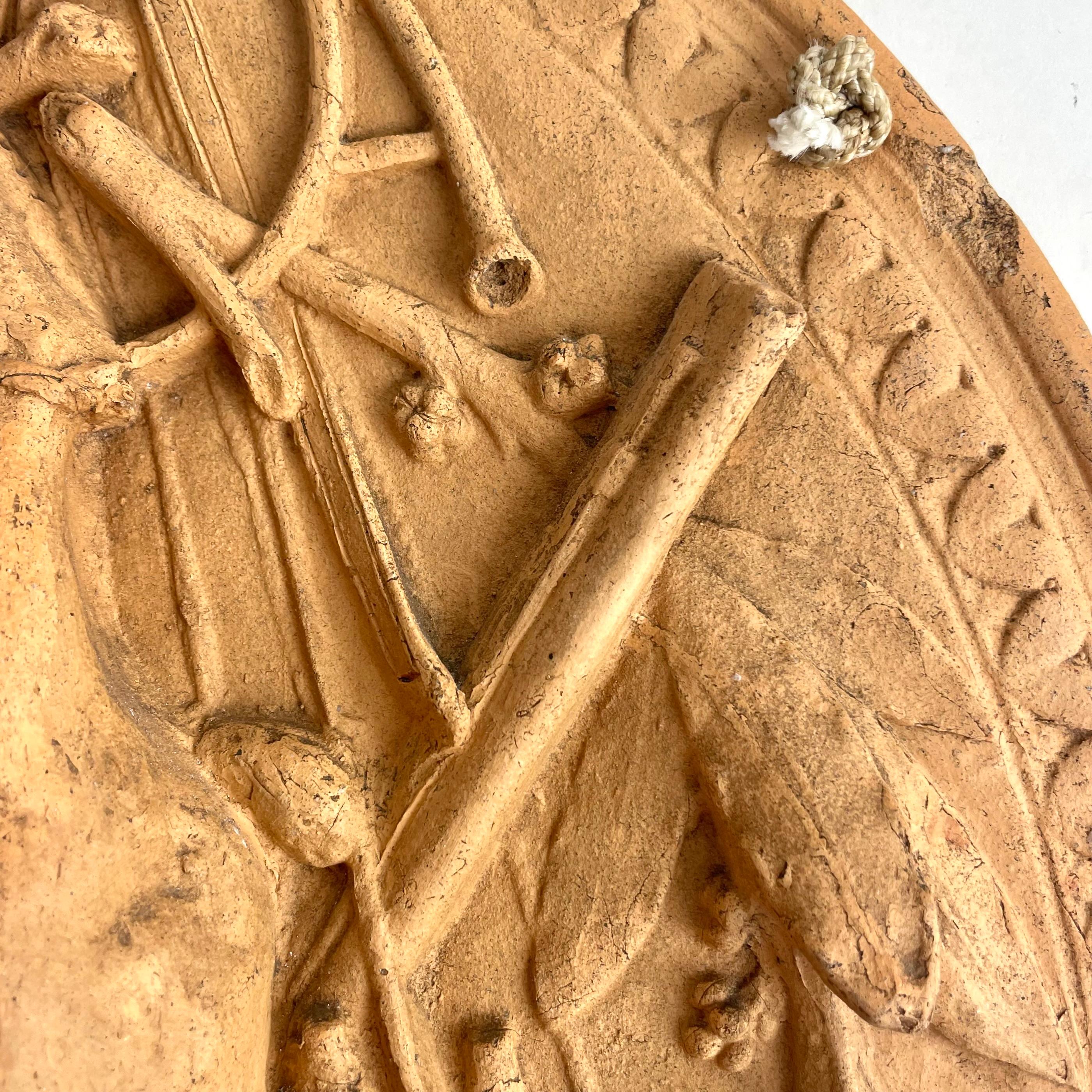 Charmantes Terrakotta-Wandrelief mit Jagdmotiv, 19. Jahrhundert im Angebot 2
