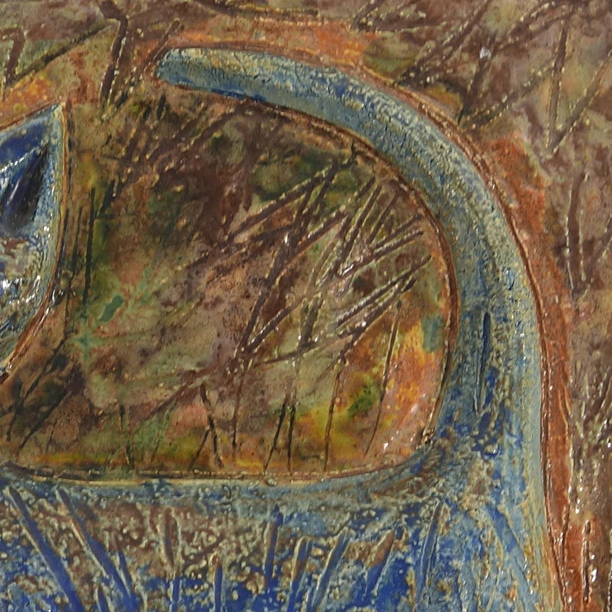 Olandese Affascinante piastrella quadrata di ceramica da parete con un gatto blu in rilievo in vendita