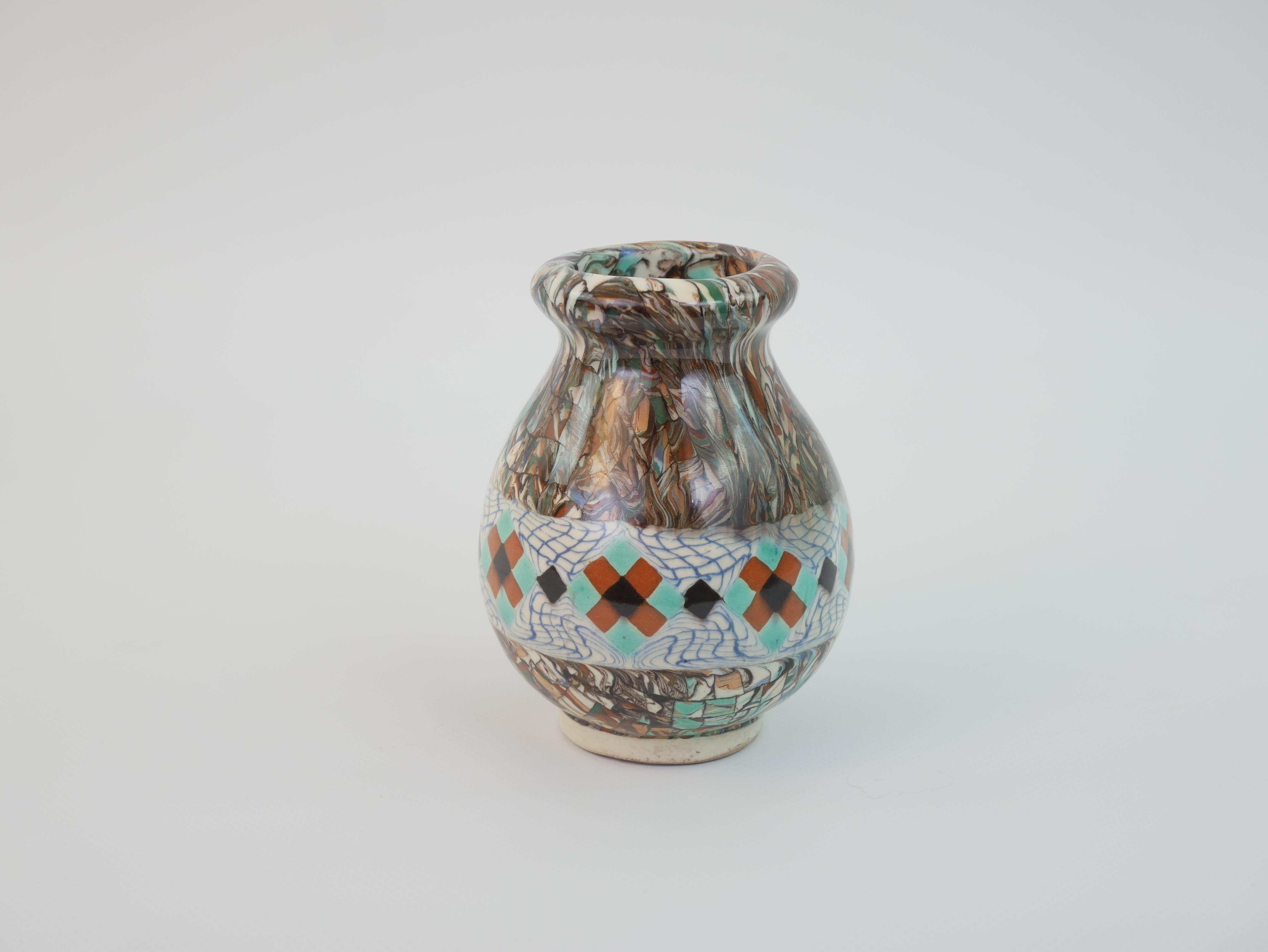 Francese Incantevole piccolo vaso in ceramica 