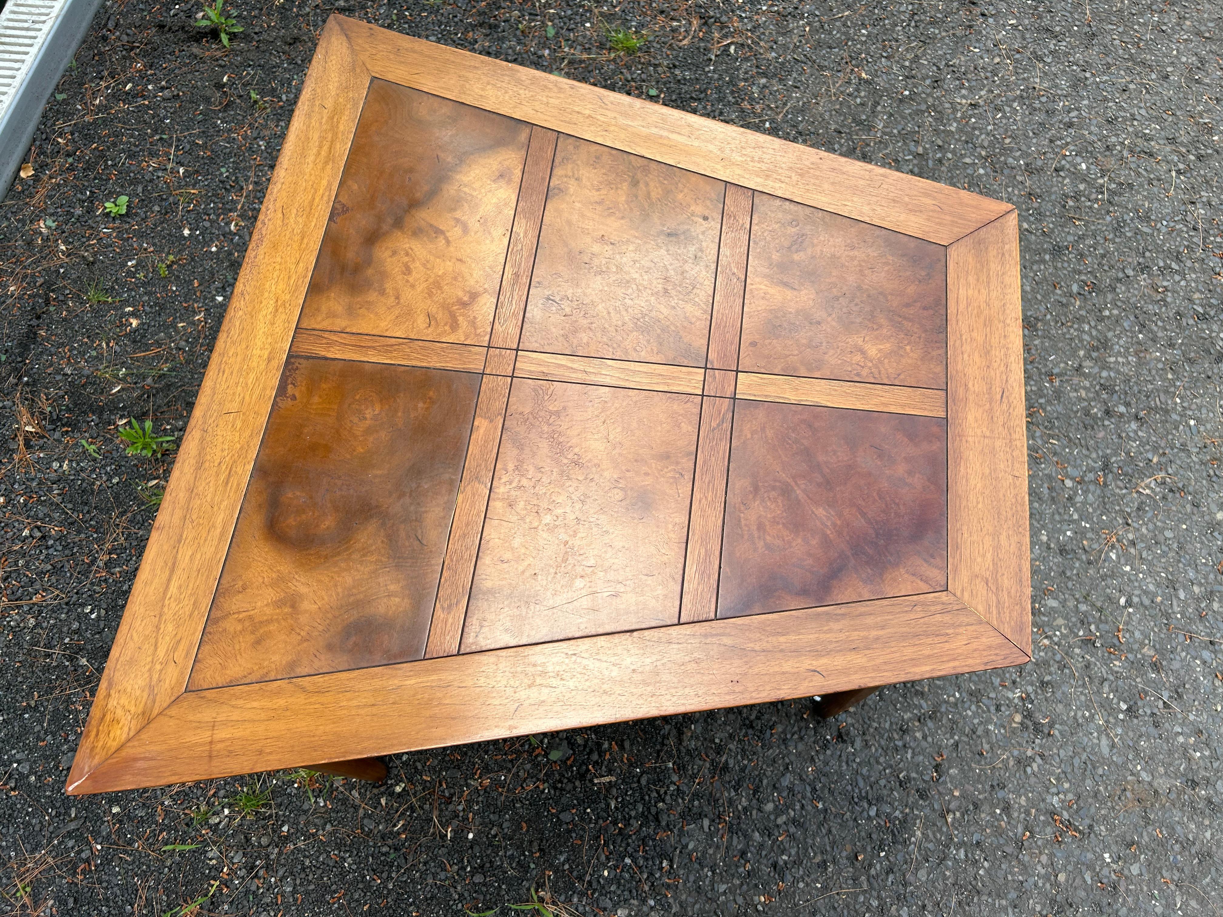 Mid-Century Modern Charming Trapezoid Shaped Tomlinson Sophisticate Side/End Table Mid-Century For Sale