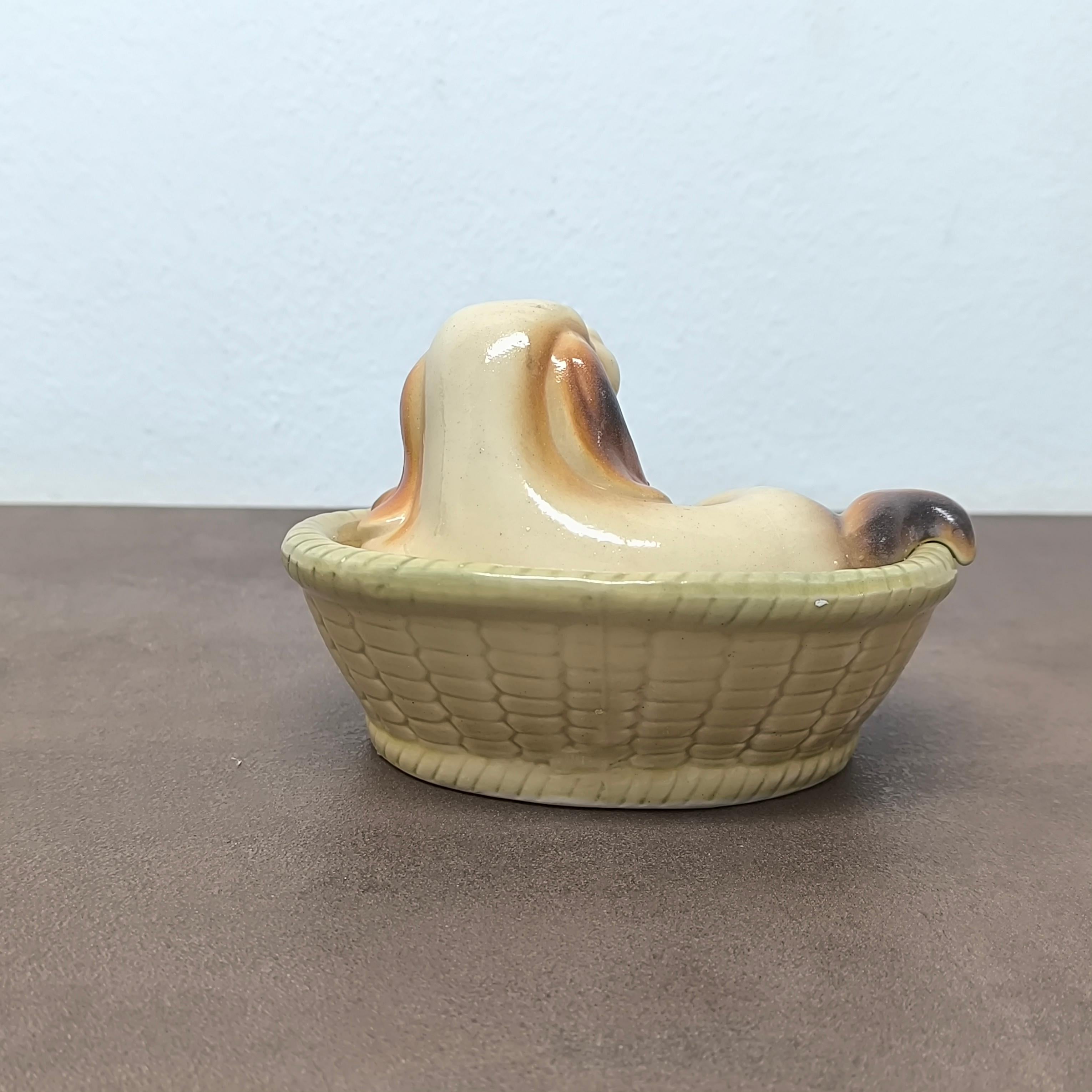 Charmant Trio de figurines de chien en céramique du milieu du siècle - peintes à la main, prêtes à offrir en vente 3