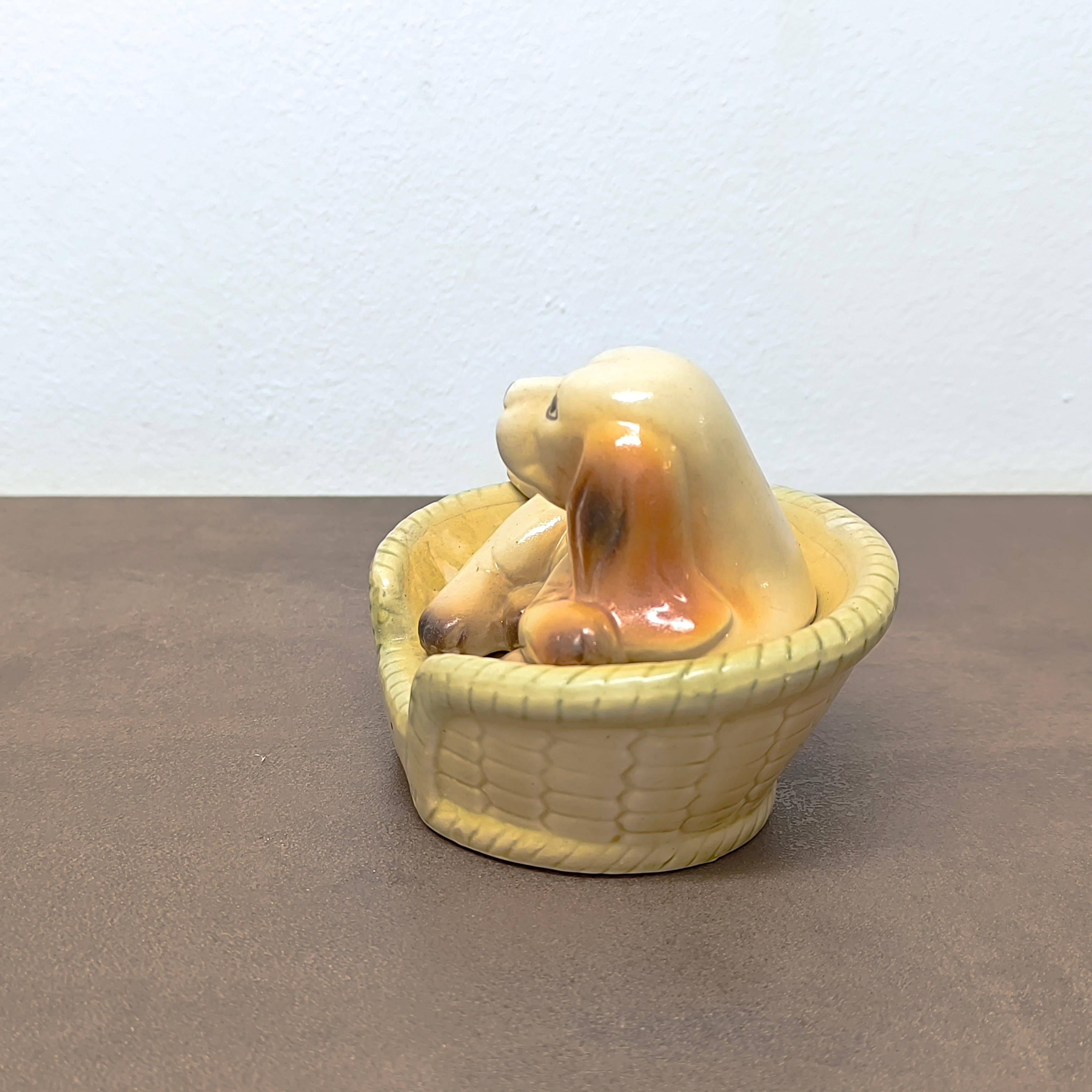 Charmant Trio de figurines de chien en céramique du milieu du siècle - peintes à la main, prêtes à offrir en vente 4