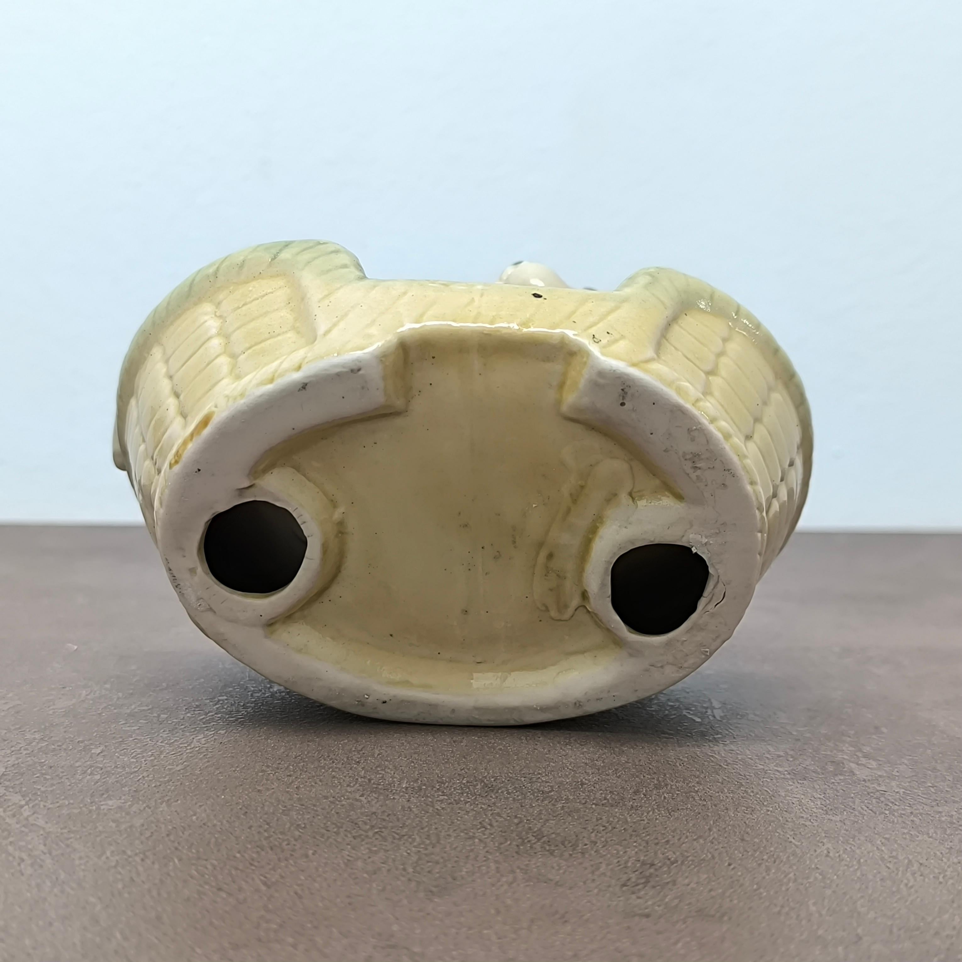 Charmant Trio de figurines de chien en céramique du milieu du siècle - peintes à la main, prêtes à offrir en vente 5