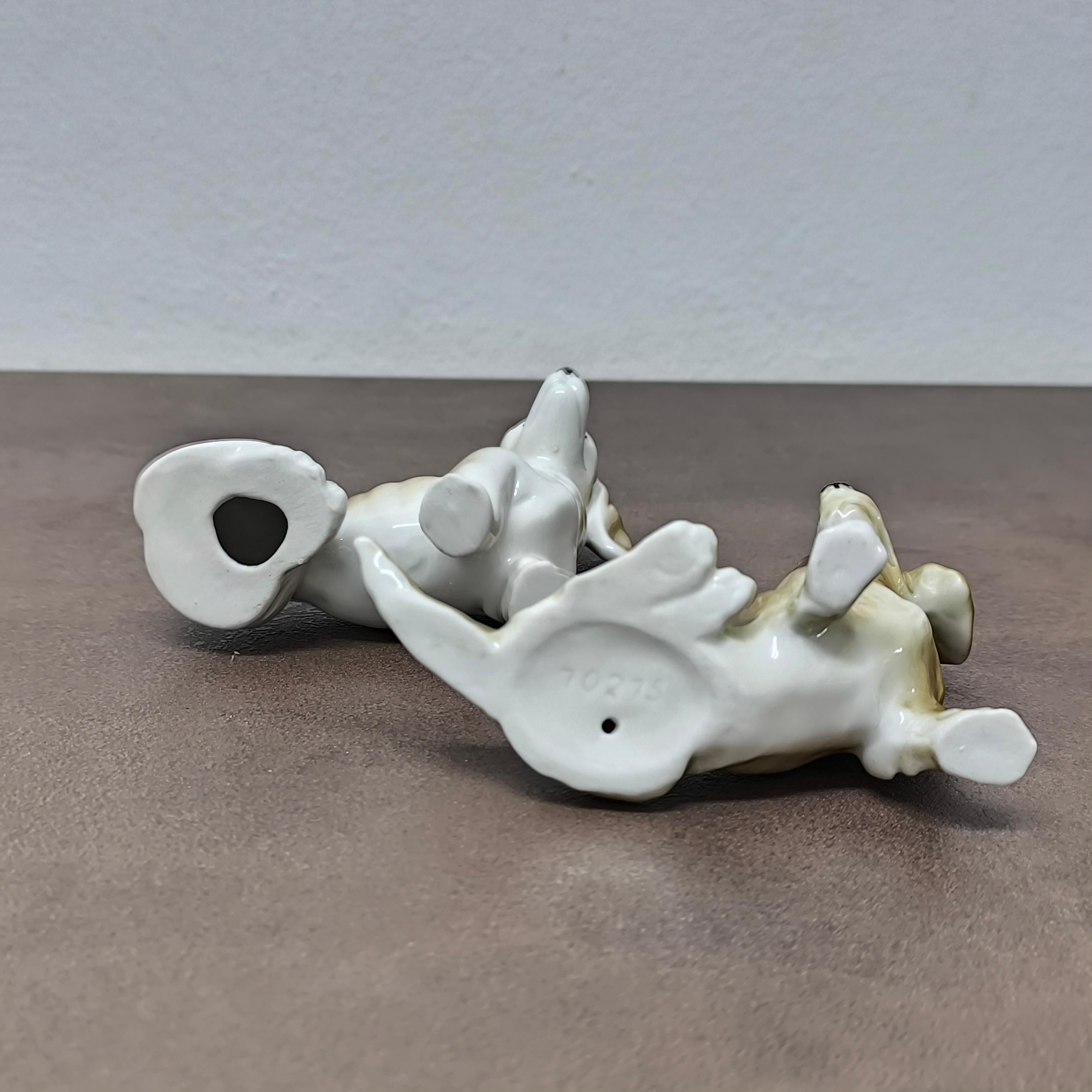 Charmant Trio de figurines de chien en céramique du milieu du siècle - peintes à la main, prêtes à offrir Bon état - En vente à Bochum, NRW