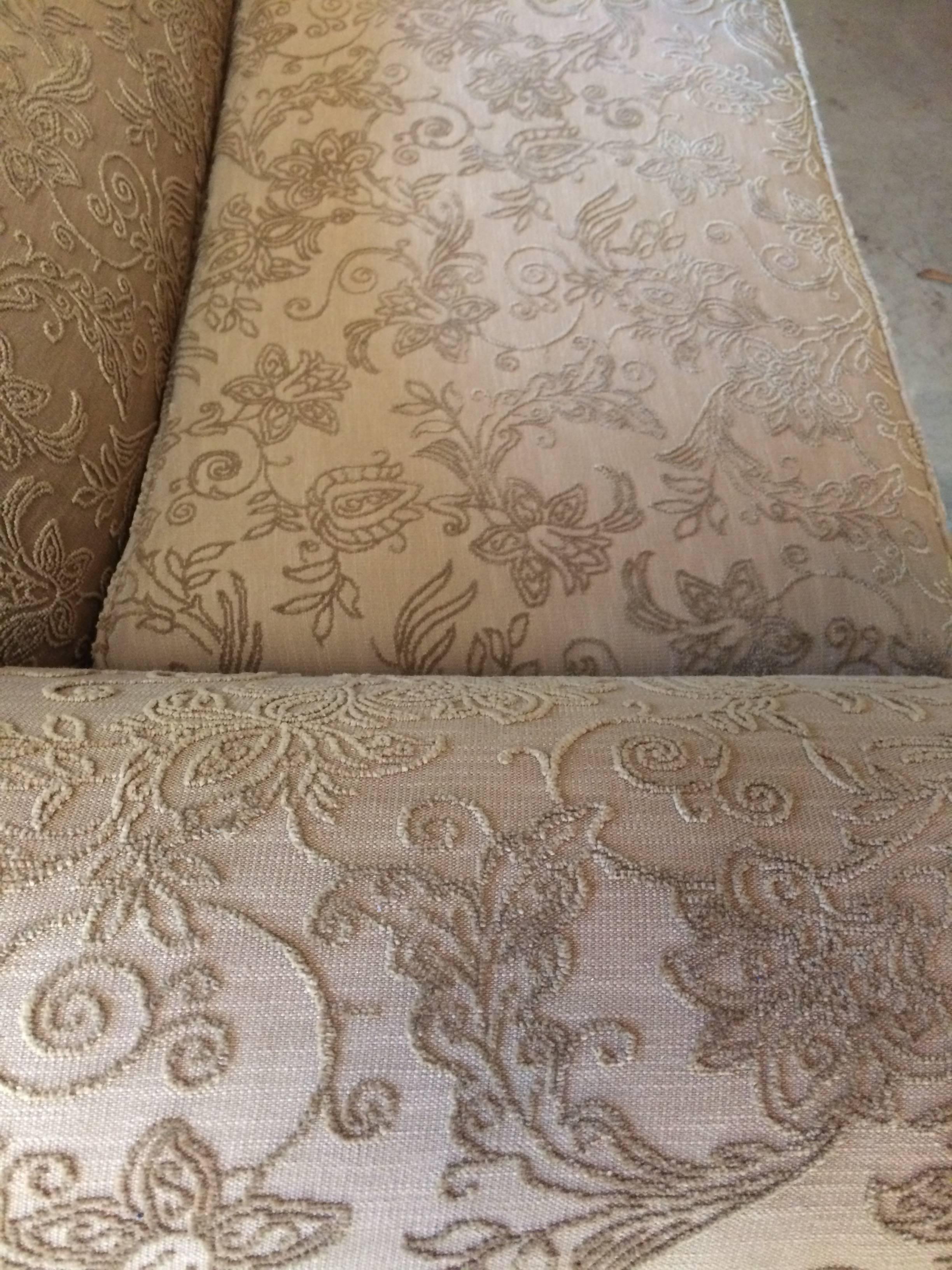 Charming Upholstered Recamier Style Sofa 4