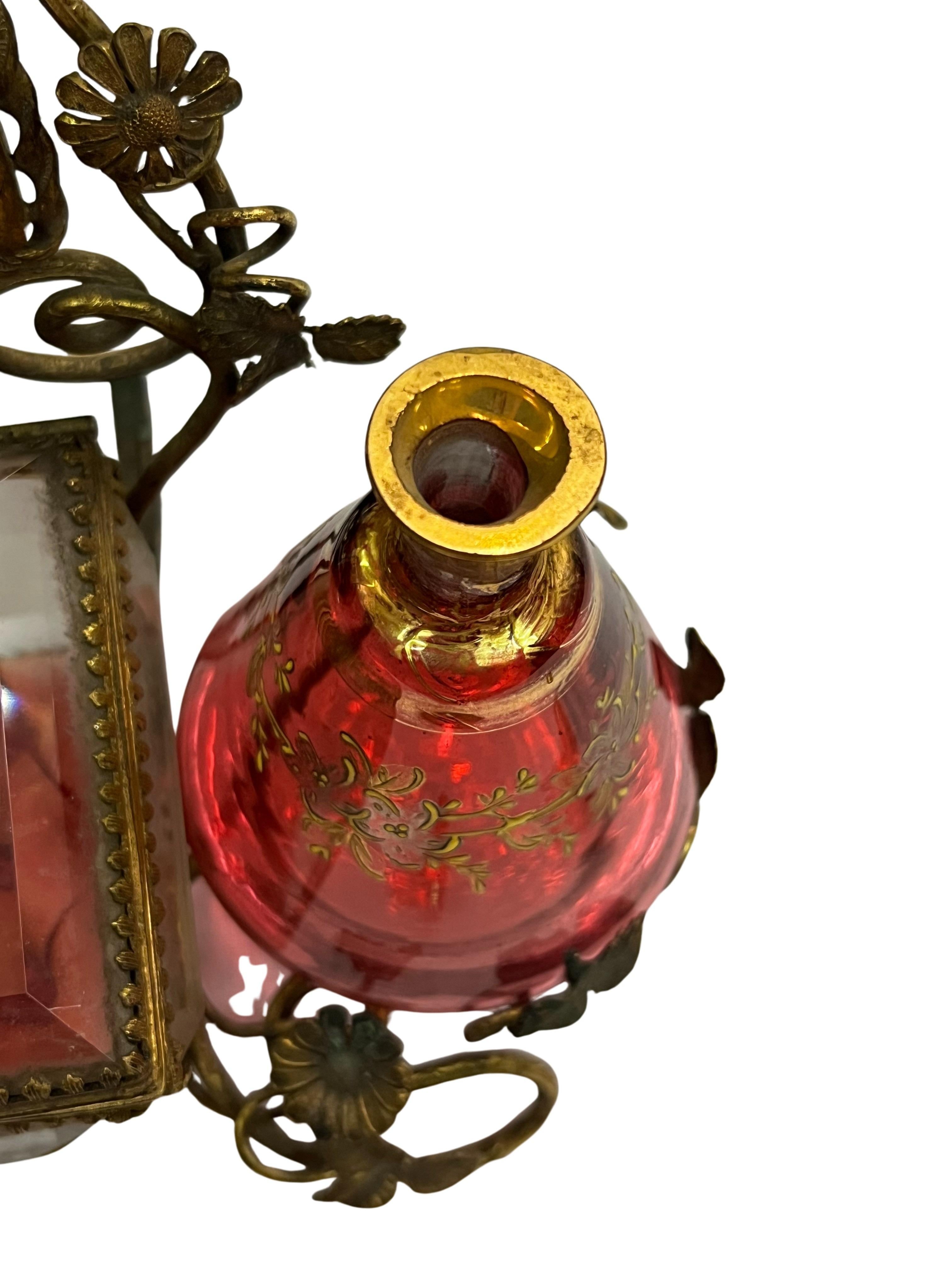 Jugendstil Charmant vanity set necessaire table miroir bouteille de parfum flacons Autriche 1890s en vente