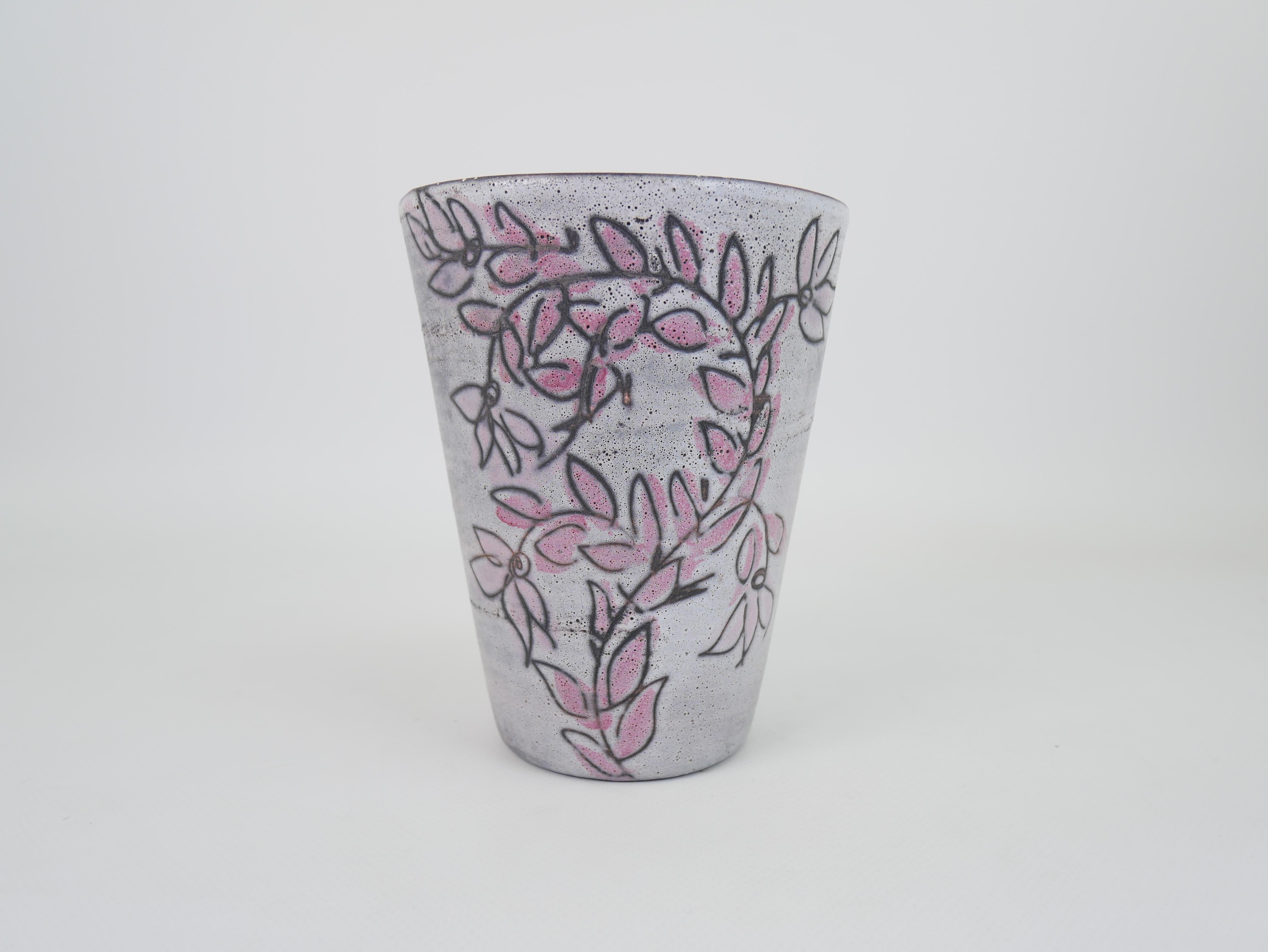 Charmant vase en céramique de Roger Capron avec motifs floraux en vente 3