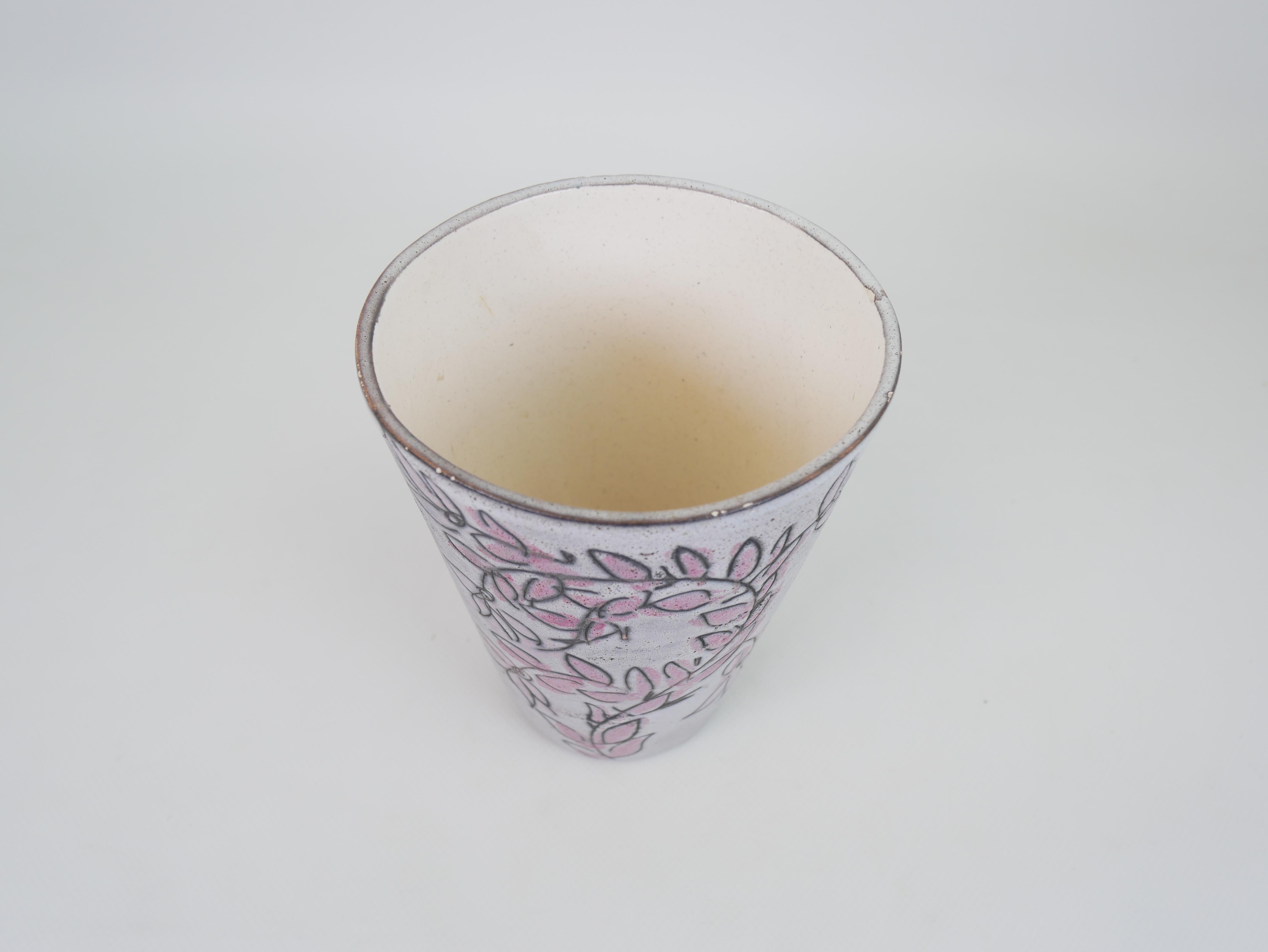 Charmant vase en céramique de Roger Capron avec motifs floraux en vente 4