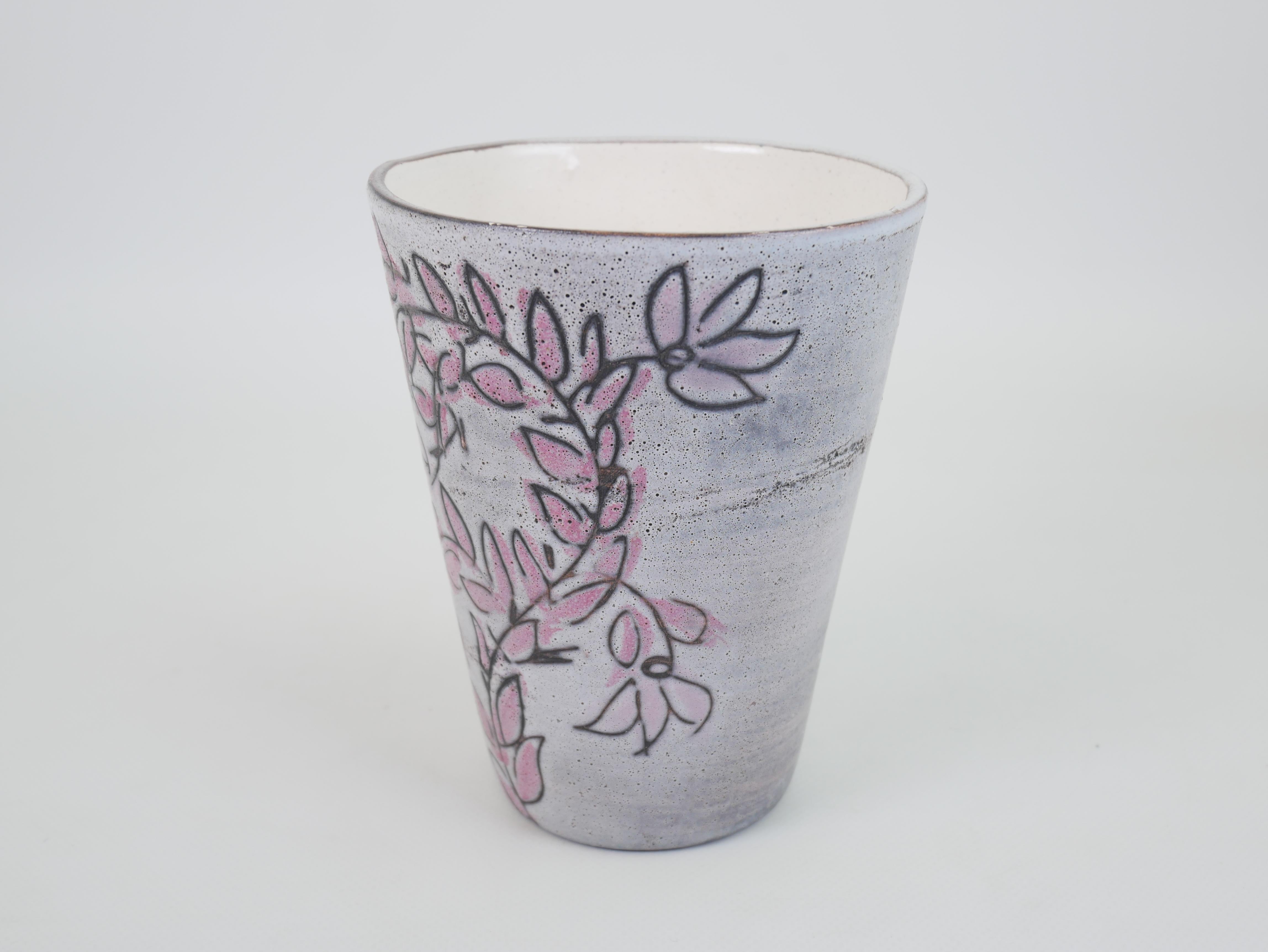 Mid-Century Modern Charmant vase en céramique de Roger Capron avec motifs floraux en vente
